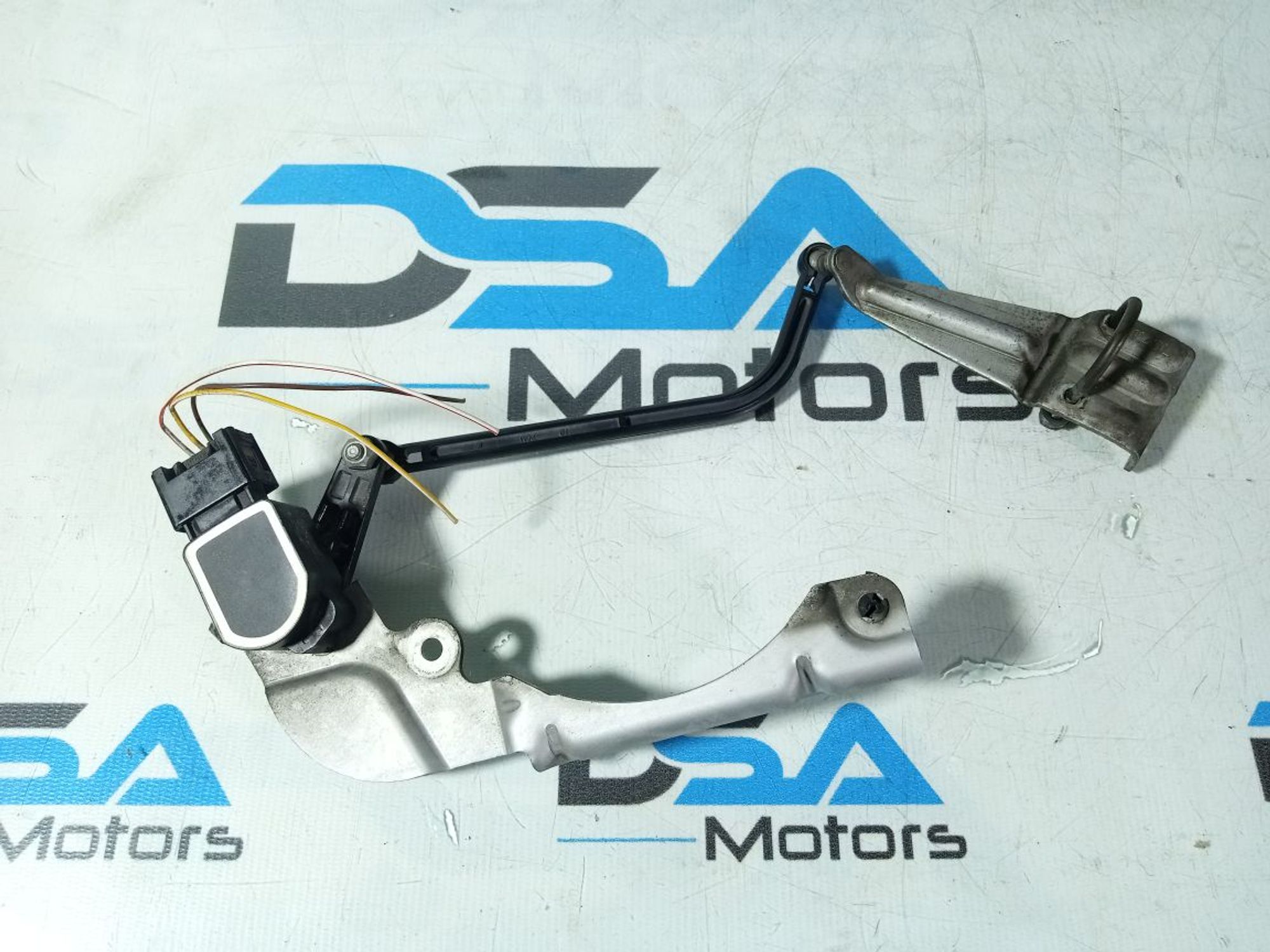 https://ycs.partsauto.market/partsauto-images/thmbs/userImages/b7628e092085f1f91467af1afb6e7630/part/ebf7fb61-3cd2-4772-8c7f-e379ad19d873_1742560620638.jpg