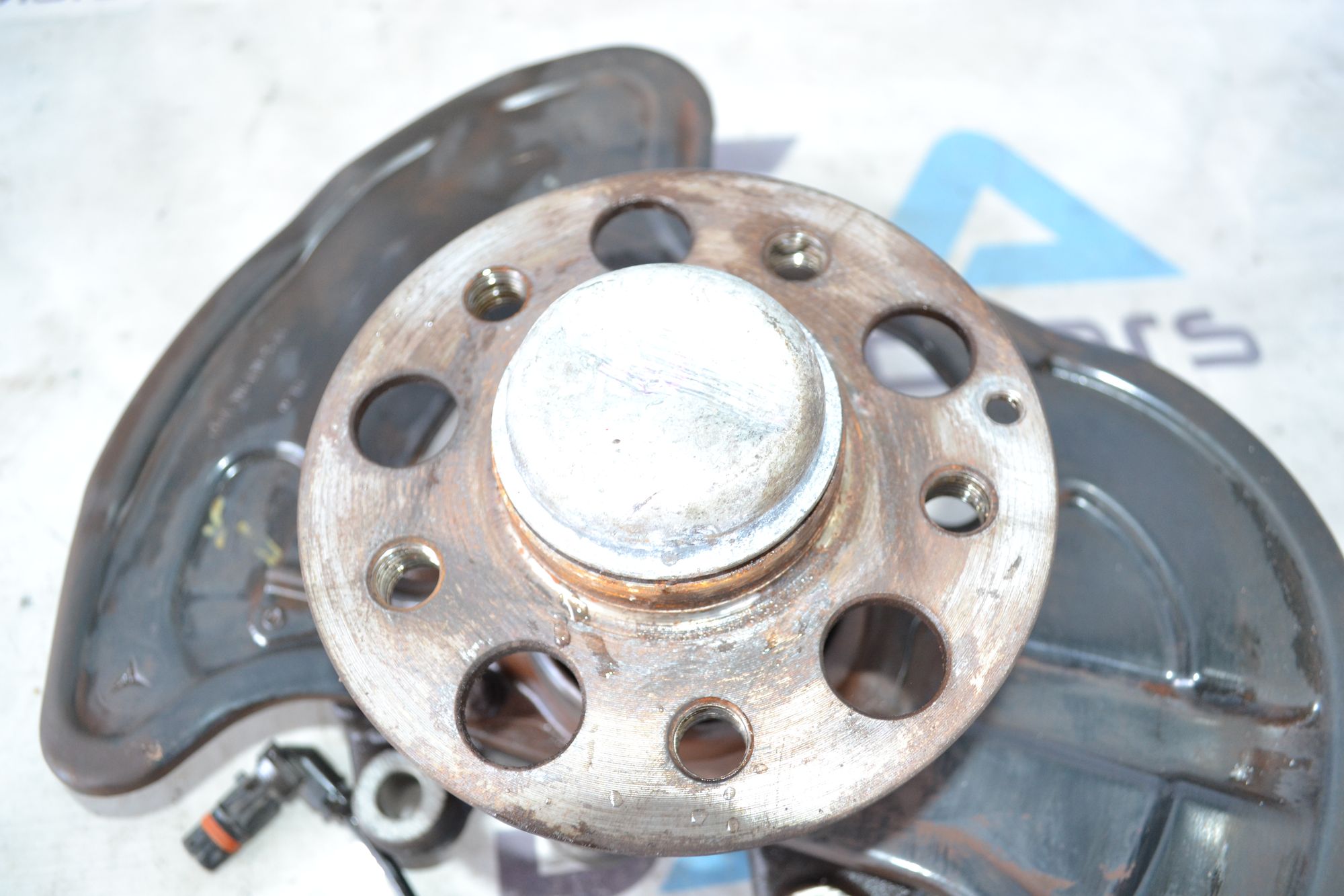 https://ycs.partsauto.market/partsauto-images/thmbs/userImages/b7628e092085f1f91467af1afb6e7630/part/ec332fb1-29d2-418e-bde2-ea99ba8b0c9a_1785407507661.jpg