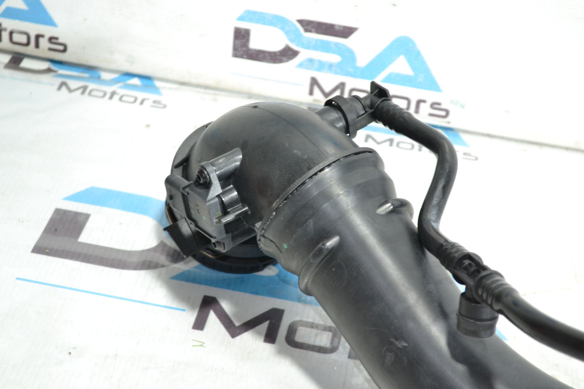 https://ycs.partsauto.market/partsauto-images/thmbs/userImages/b7628e092085f1f91467af1afb6e7630/part/eceeb0a4-a4f9-457e-96f8-bcdc45014380_1781608232269.jpg