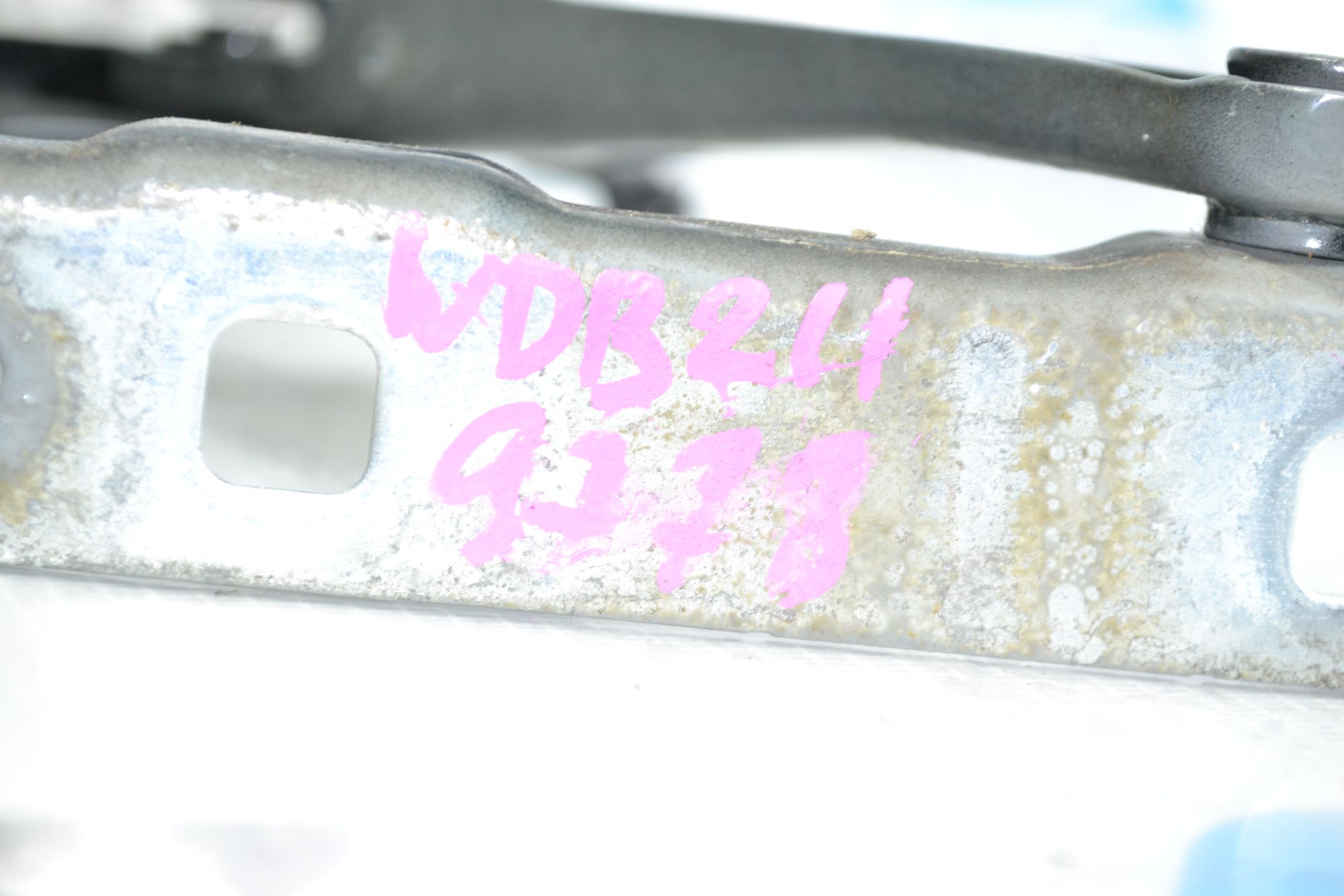 https://ycs.partsauto.market/partsauto-images/thmbs/userImages/b7628e092085f1f91467af1afb6e7630/part/ed4909ae-1eac-46ff-a054-a75ccfa9a380_1780322278668.jpg