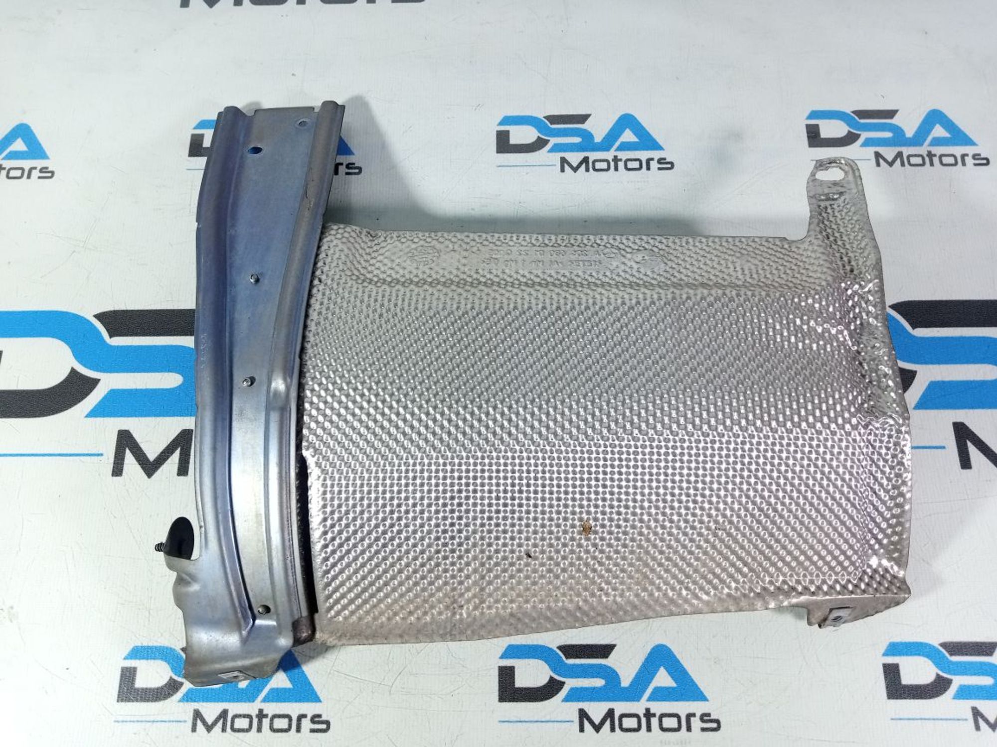 https://ycs.partsauto.market/partsauto-images/thmbs/userImages/b7628e092085f1f91467af1afb6e7630/part/edbddd8c-6d2a-496c-9f58-2d672f031731_1747023733634.jpg