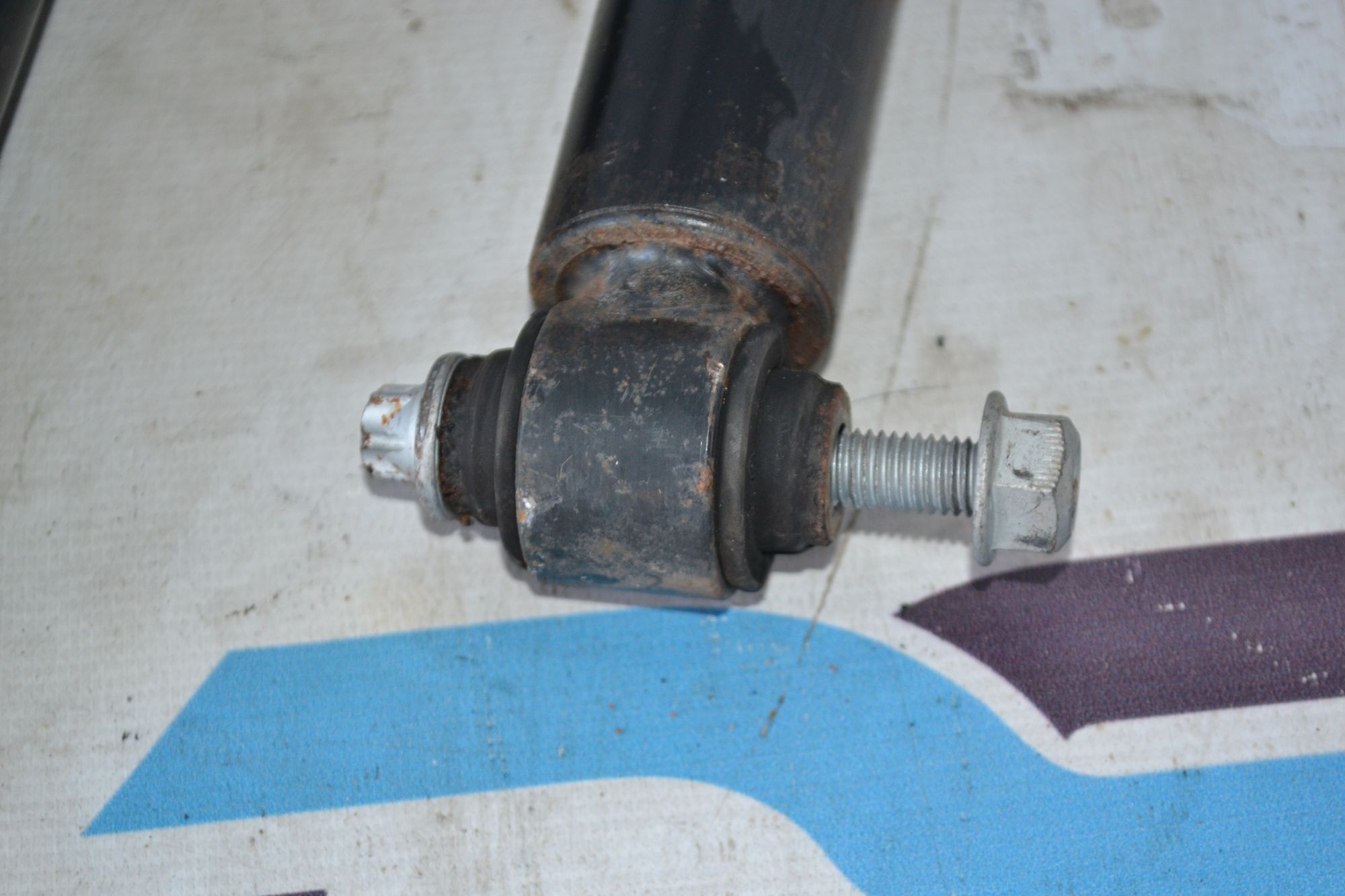 https://ycs.partsauto.market/partsauto-images/thmbs/userImages/b7628e092085f1f91467af1afb6e7630/part/edc78bce-e6a4-4733-8999-4303d8a53a5a_1785149198843.jpg