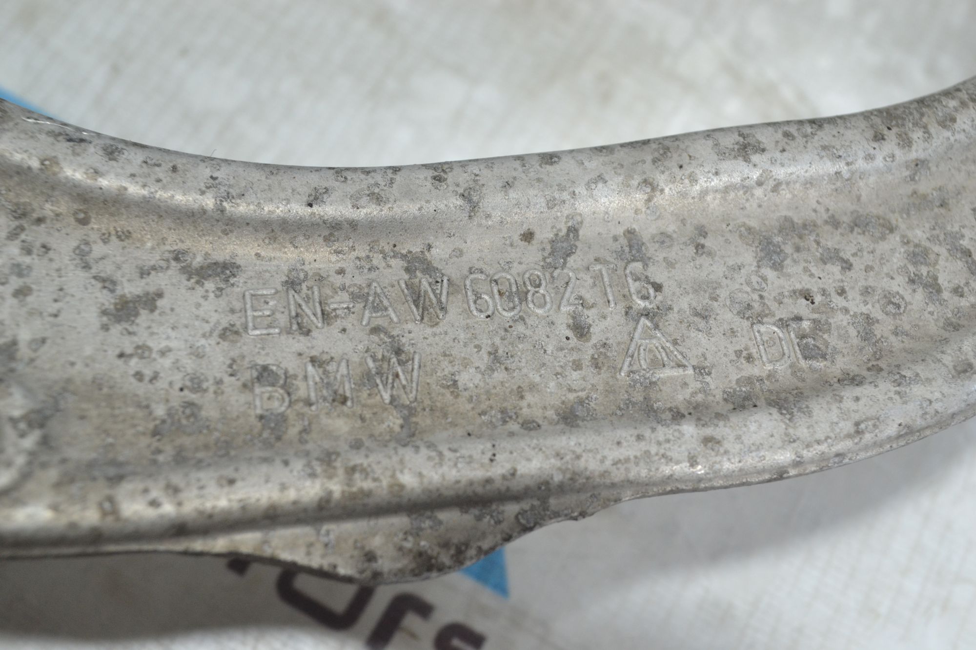 https://ycs.partsauto.market/partsauto-images/thmbs/userImages/b7628e092085f1f91467af1afb6e7630/part/ee5e26c3-3c92-440e-a49a-161eee72822d_1781269918661.jpg