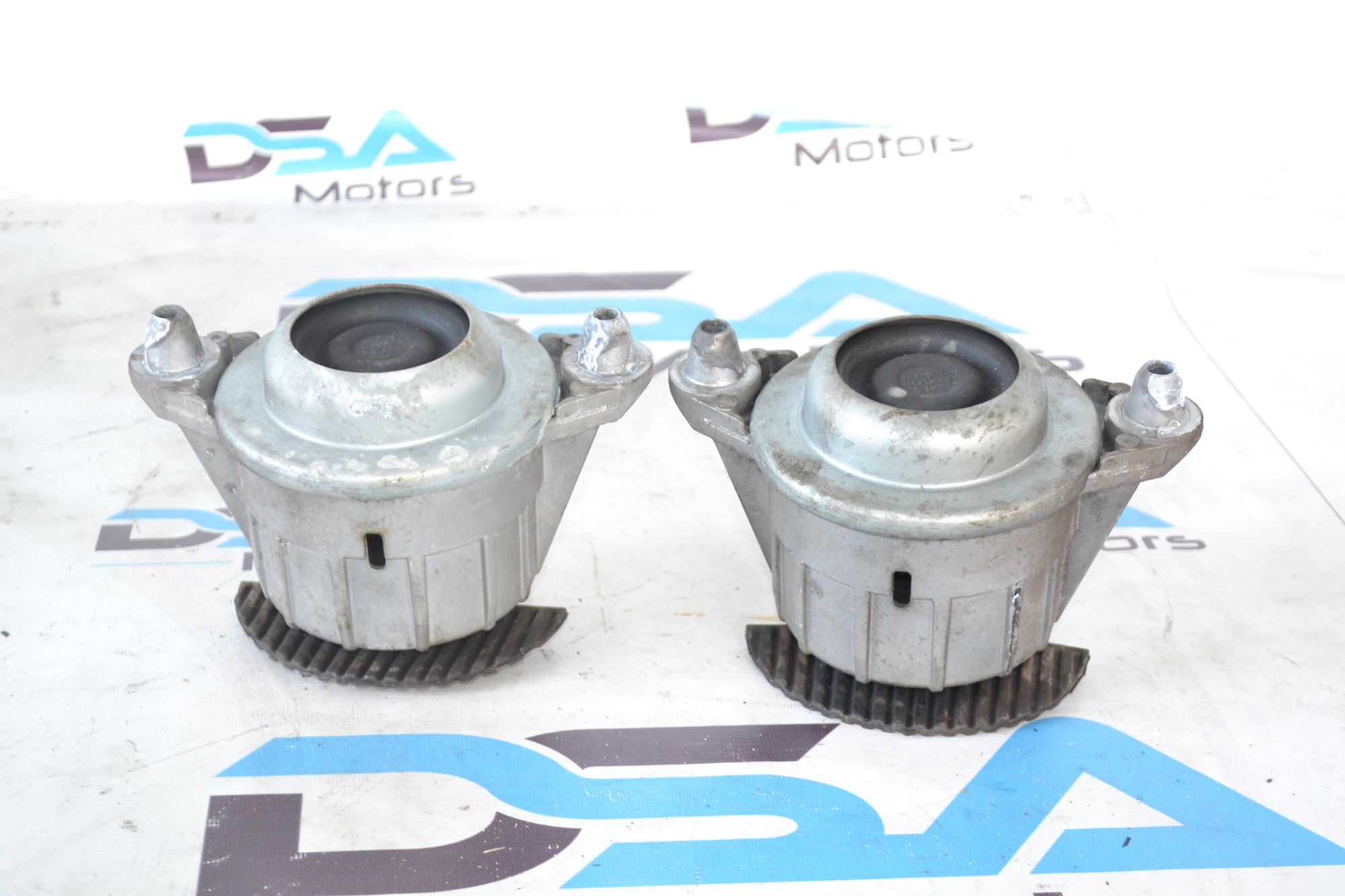 https://ycs.partsauto.market/partsauto-images/thmbs/userImages/b7628e092085f1f91467af1afb6e7630/part/ef51c588-6c00-444f-ad50-b58cddeea547_1785313234257.jpg