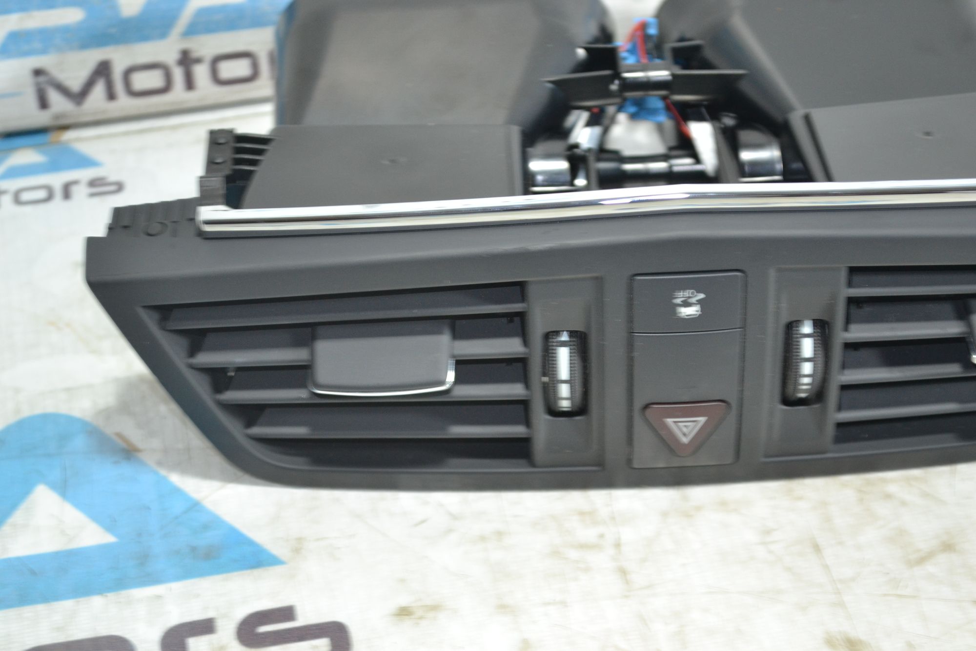 https://ycs.partsauto.market/partsauto-images/thmbs/userImages/b7628e092085f1f91467af1afb6e7630/part/ef68969a-e403-47f8-bfa0-3ef68983f779_1785415806292.jpg