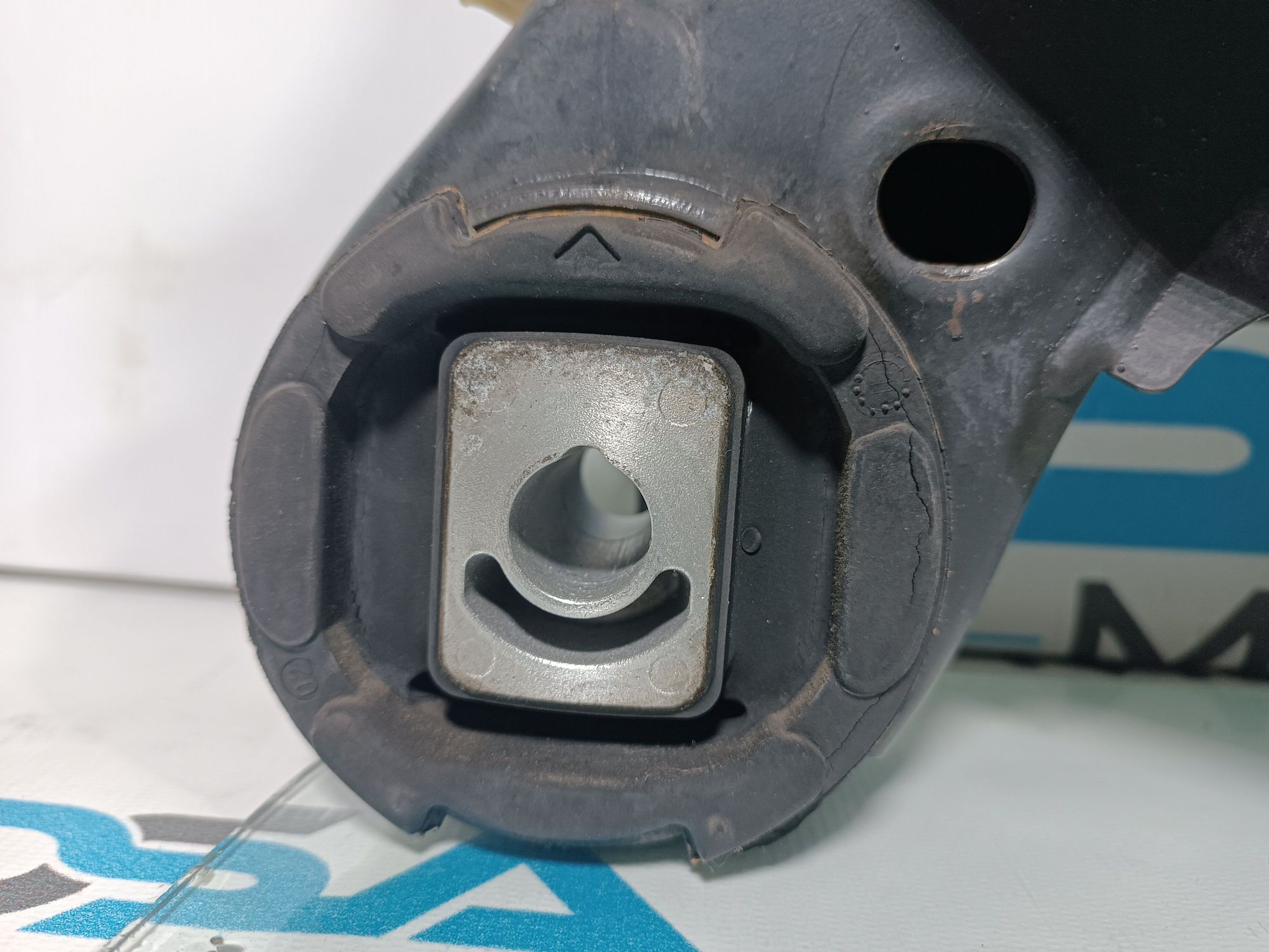 https://ycs.partsauto.market/partsauto-images/thmbs/userImages/b7628e092085f1f91467af1afb6e7630/part/ef7afce8-6eb8-4f6d-9dab-769fe2889ddd_1704630697713.jpg