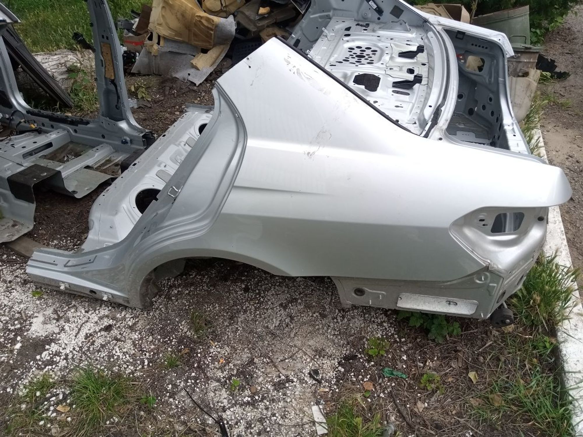 https://ycs.partsauto.market/partsauto-images/thmbs/userImages/b7628e092085f1f91467af1afb6e7630/part/ef86a9d7-78e4-449a-bad4-fdfe8b79bff9_1750854220547.jpg