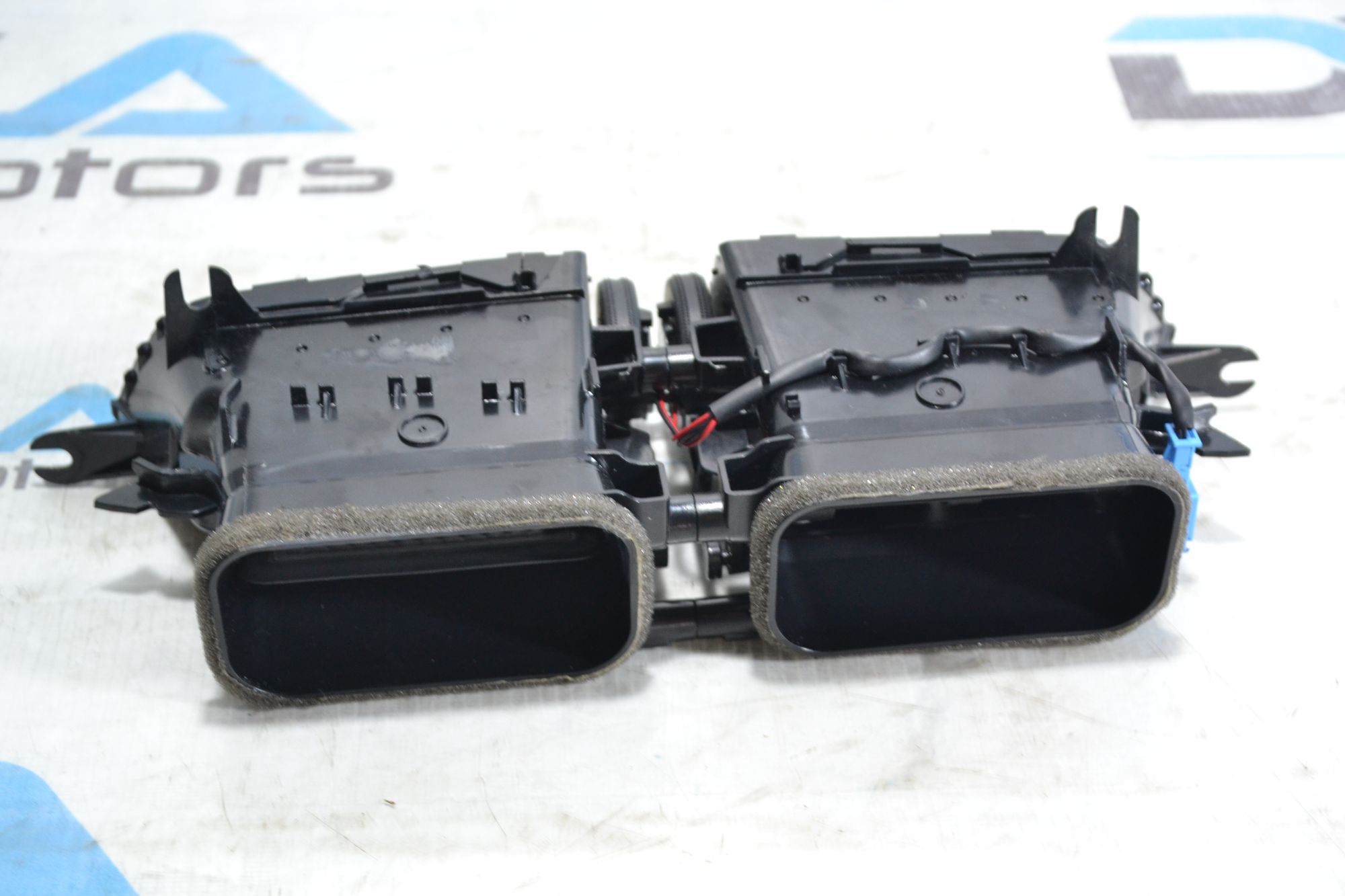 https://ycs.partsauto.market/partsauto-images/thmbs/userImages/b7628e092085f1f91467af1afb6e7630/part/f0802d54-4a6f-4d9d-9c8f-9ab1e7dbf3f1_1780575936526.jpg