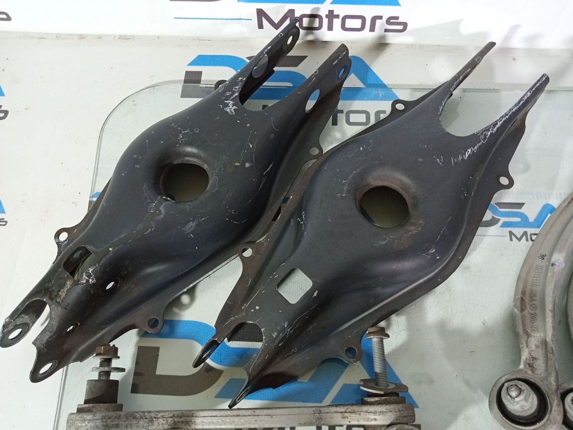https://ycs.partsauto.market/partsauto-images/thmbs/userImages/b7628e092085f1f91467af1afb6e7630/part/f0fcaefa-5900-44c5-8c79-a31284d06a41_1747232665118.jpg