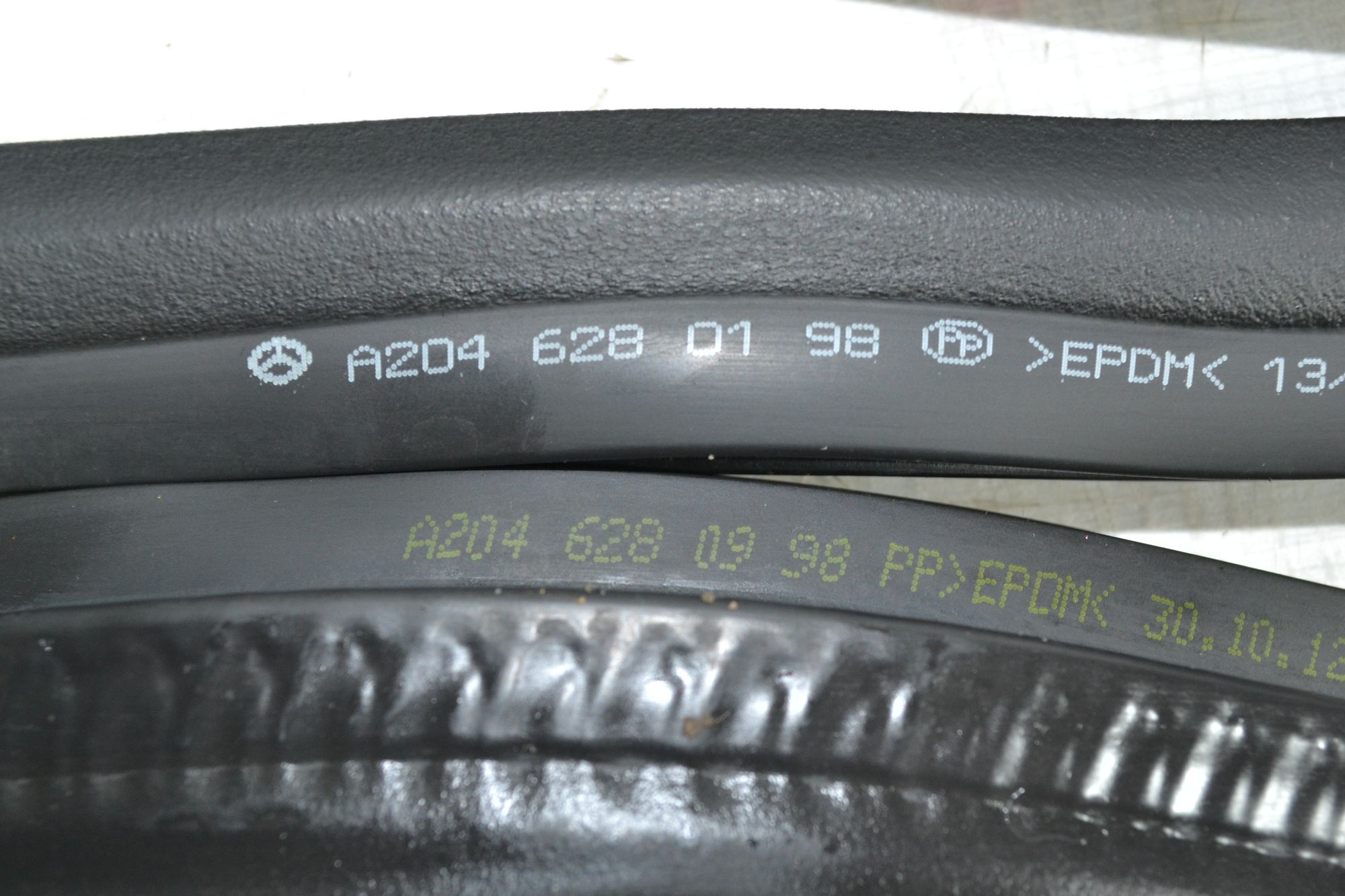Уплотнитель капота (комплект) оригинал Mercedes W204/W207 из Японии, 3900 рублей, Кореновск