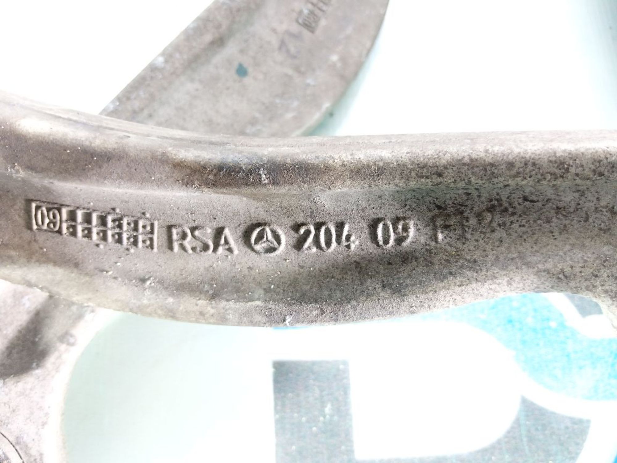 https://ycs.partsauto.market/partsauto-images/thmbs/userImages/b7628e092085f1f91467af1afb6e7630/part/f11f0f3e-e1d1-4f86-85ea-1acee8dbc5db_1741592953252.jpg