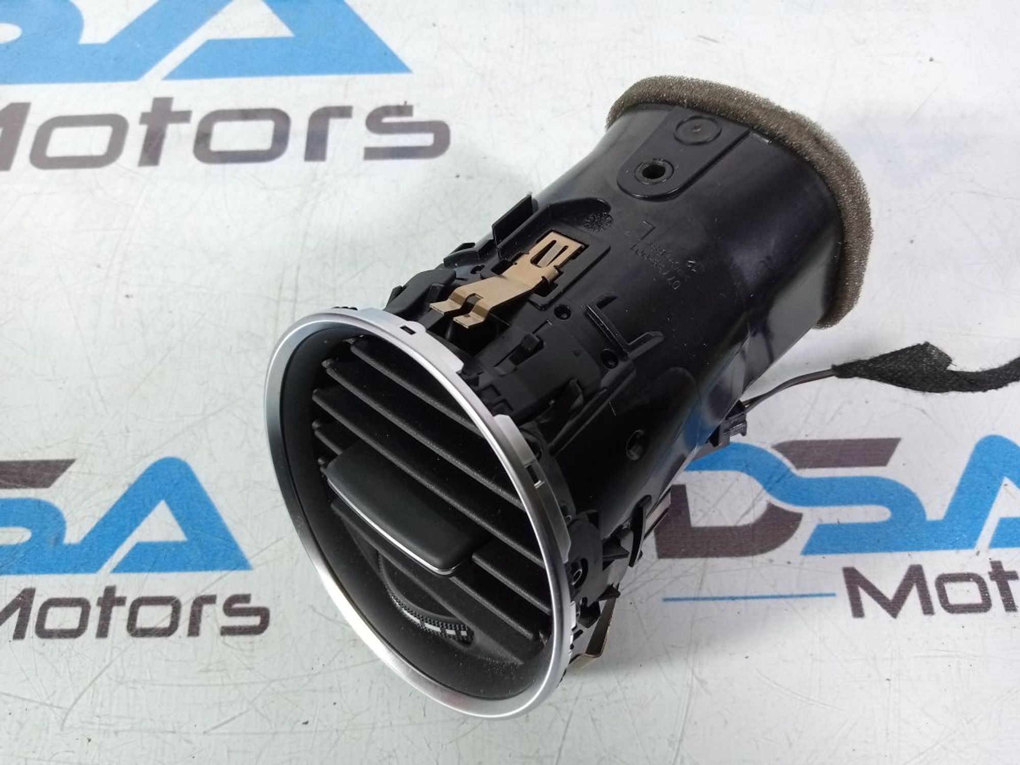 https://ycs.partsauto.market/partsauto-images/thmbs/userImages/b7628e092085f1f91467af1afb6e7630/part/f11fbc6e-db47-4b2f-9c3e-22c41ce40a93_1737035817193.jpg