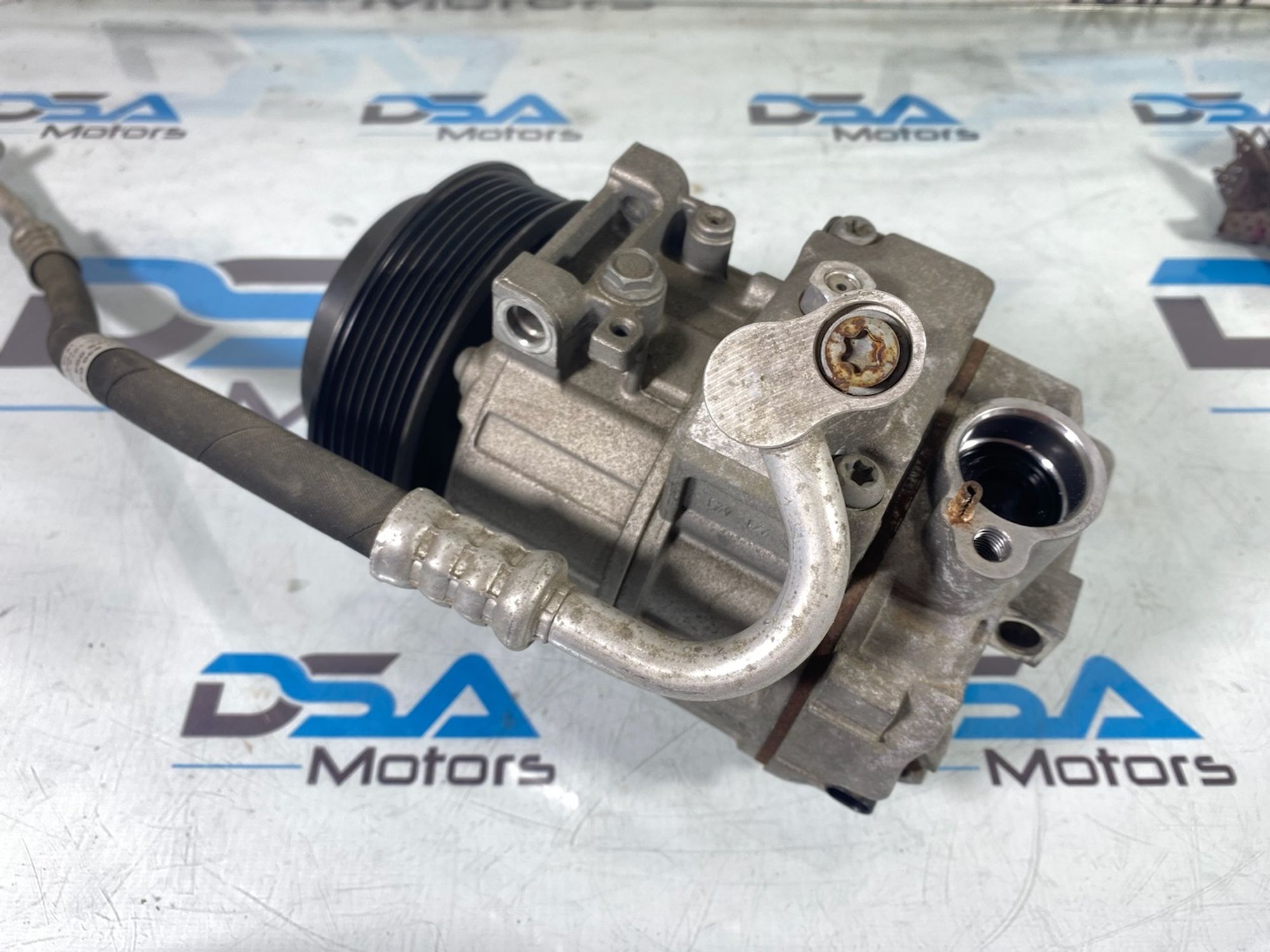 https://ycs.partsauto.market/partsauto-images/thmbs/userImages/b7628e092085f1f91467af1afb6e7630/part/f1e13aed-6d31-4ef1-9794-4e080c490e78_1734677094543.jpg