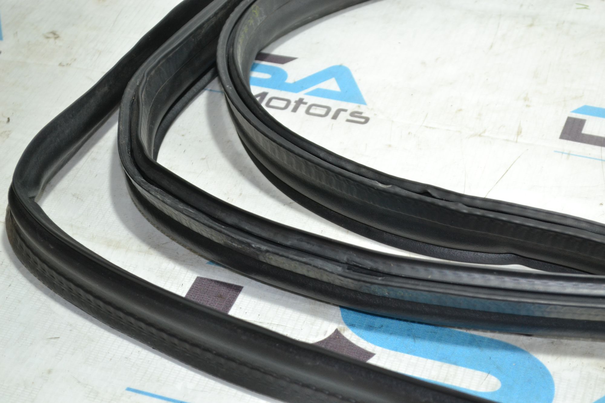https://ycs.partsauto.market/partsauto-images/thmbs/userImages/b7628e092085f1f91467af1afb6e7630/part/f2240b55-4d0a-4945-a715-cb697816d979_1783059788684.jpg
