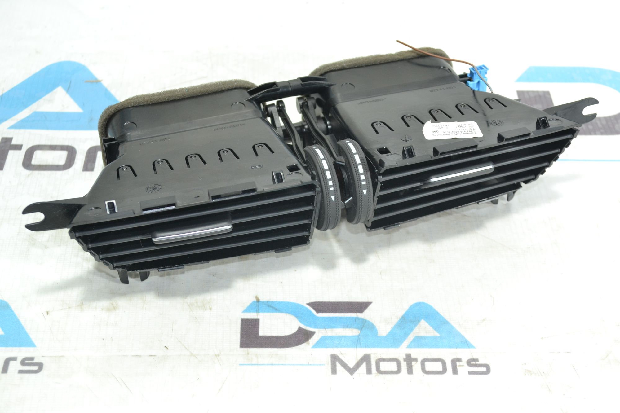 https://ycs.partsauto.market/partsauto-images/thmbs/userImages/b7628e092085f1f91467af1afb6e7630/part/f2ecf34a-6c35-4246-9dff-48150a2f7f08_1780473177989.jpg