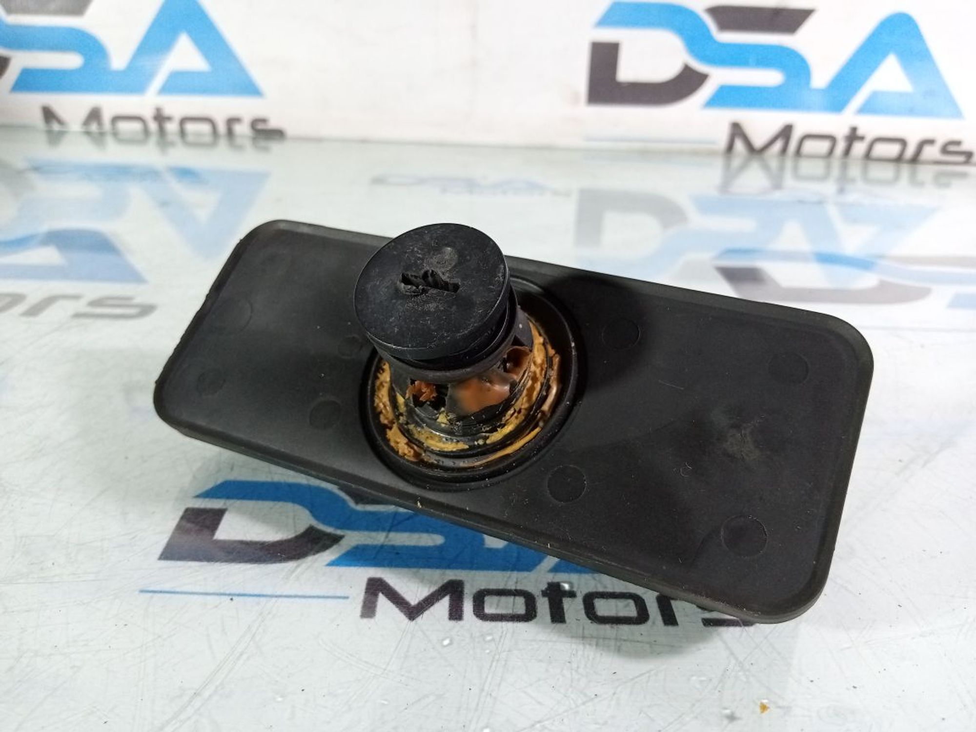 https://ycs.partsauto.market/partsauto-images/thmbs/userImages/b7628e092085f1f91467af1afb6e7630/part/f3416978-72e1-49ec-8908-8a68ec50c3f2_1738847447972.jpg