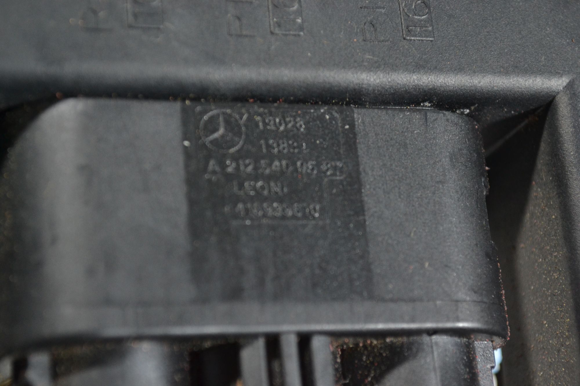 https://ycs.partsauto.market/partsauto-images/thmbs/userImages/b7628e092085f1f91467af1afb6e7630/part/f3ef2700-c385-4e23-a179-97fc37eb1fba_1779691785330.jpg
