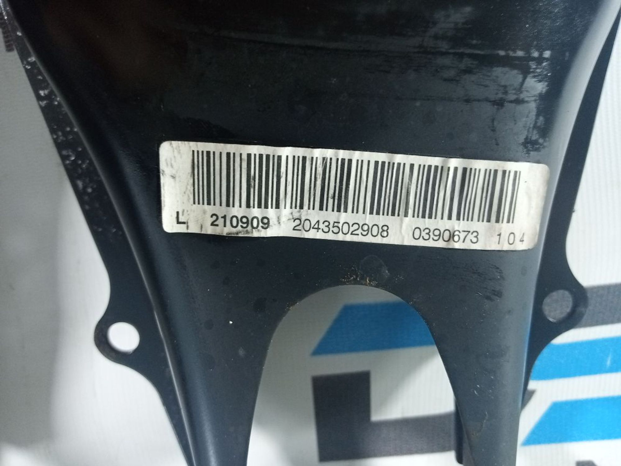 https://ycs.partsauto.market/partsauto-images/thmbs/userImages/b7628e092085f1f91467af1afb6e7630/part/f405baeb-dc3d-42dc-8a3b-fec2c848a9e4_1721803275452.jpg