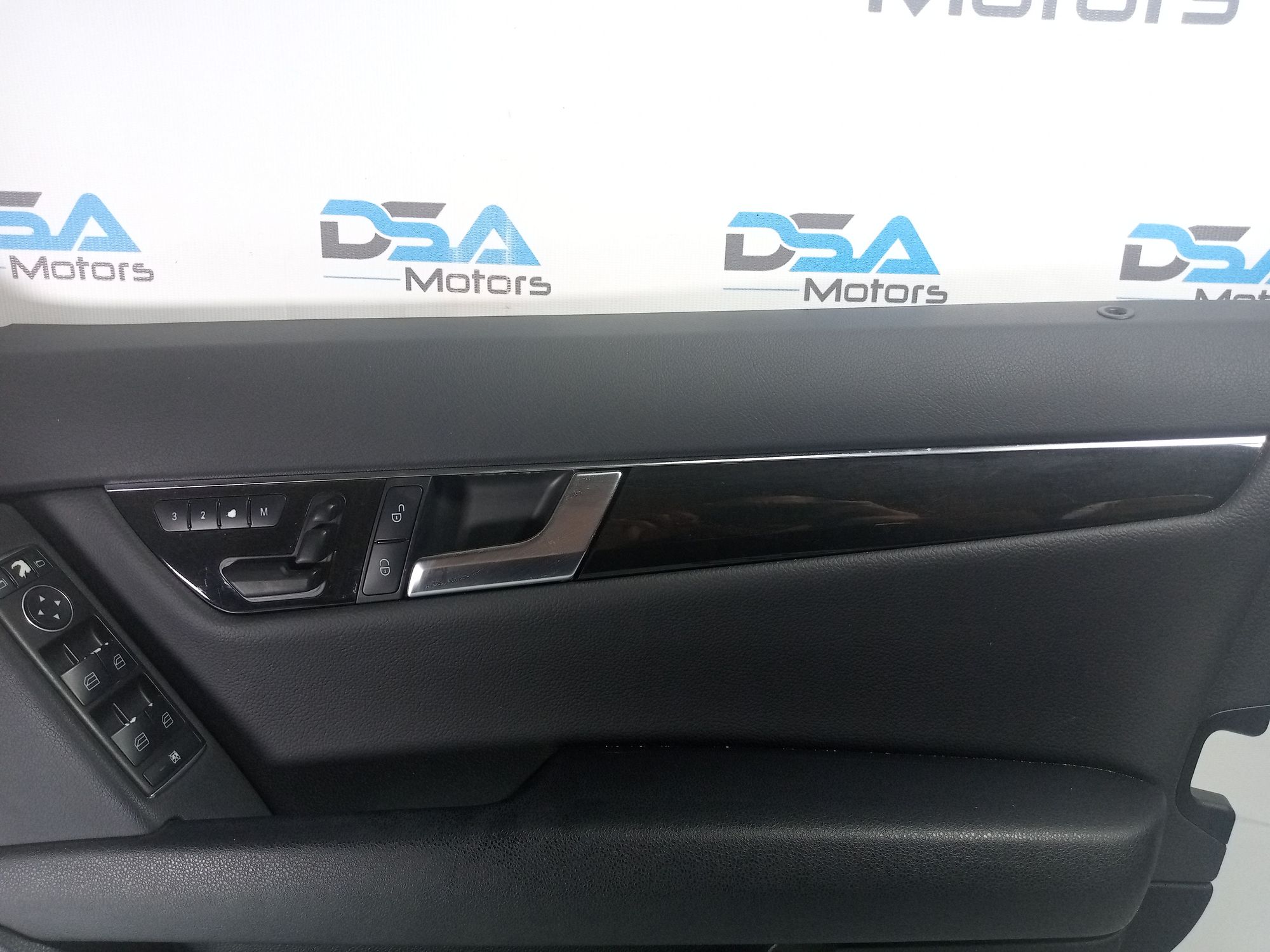 https://ycs.partsauto.market/partsauto-images/thmbs/userImages/b7628e092085f1f91467af1afb6e7630/part/f4265b33-7045-4706-bfc1-05a30c271c53_1719939090352.jpg