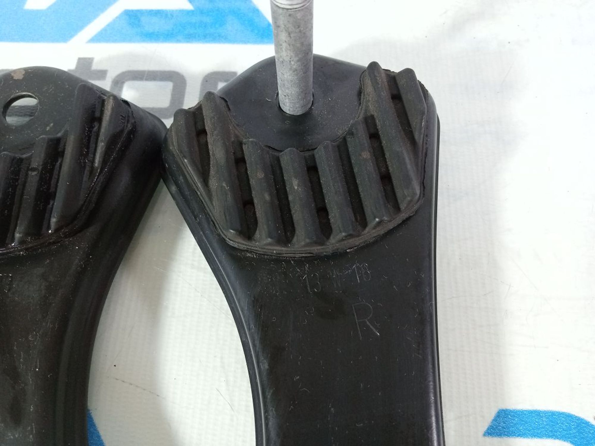 https://ycs.partsauto.market/partsauto-images/thmbs/userImages/b7628e092085f1f91467af1afb6e7630/part/f4ddd534-c66d-48e0-980b-017c0879d559_1740420745384.jpg