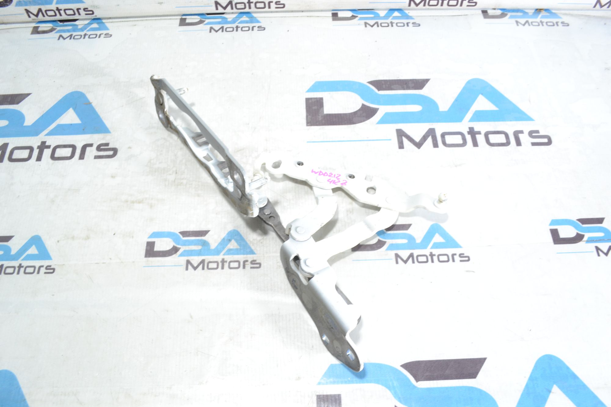 Петля капота правая оригинал Mercedes W204/W212 из Японии, 1400 рублей, Кореновск