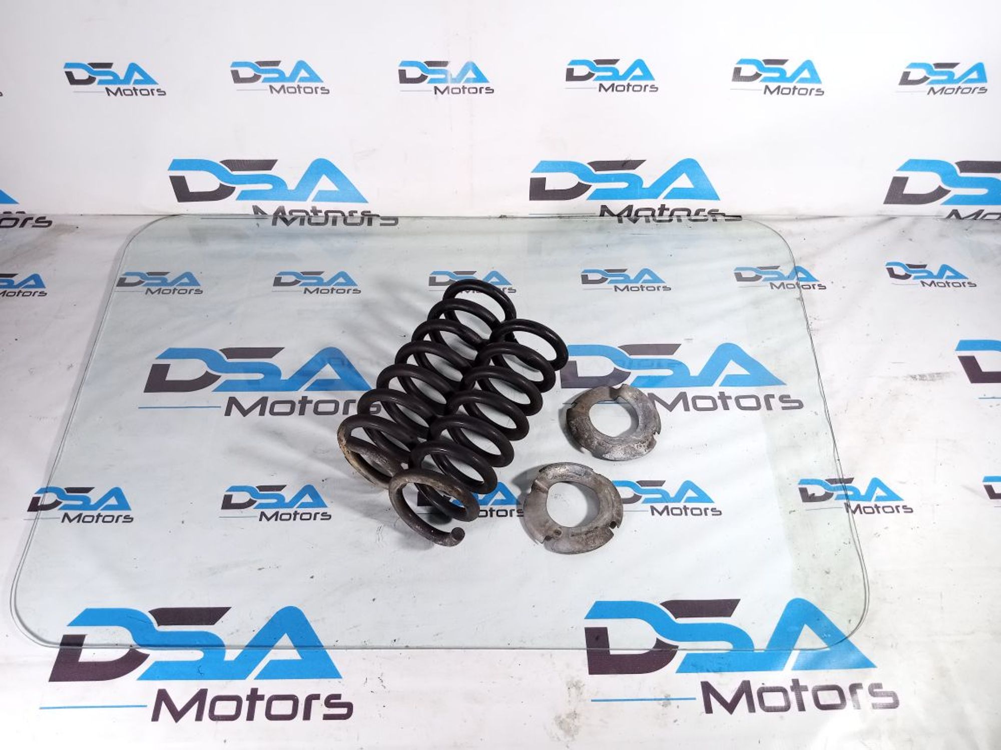 https://ycs.partsauto.market/partsauto-images/thmbs/userImages/b7628e092085f1f91467af1afb6e7630/part/f73a7011-72a7-4ae9-872a-0abe48e689d7_1721211586360.jpg