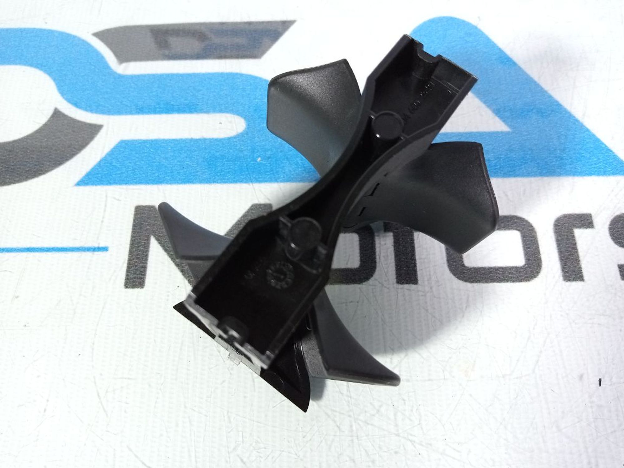 https://ycs.partsauto.market/partsauto-images/thmbs/userImages/b7628e092085f1f91467af1afb6e7630/part/f81d371d-8f41-4907-a550-cd550deb839b_1746001831474.jpg