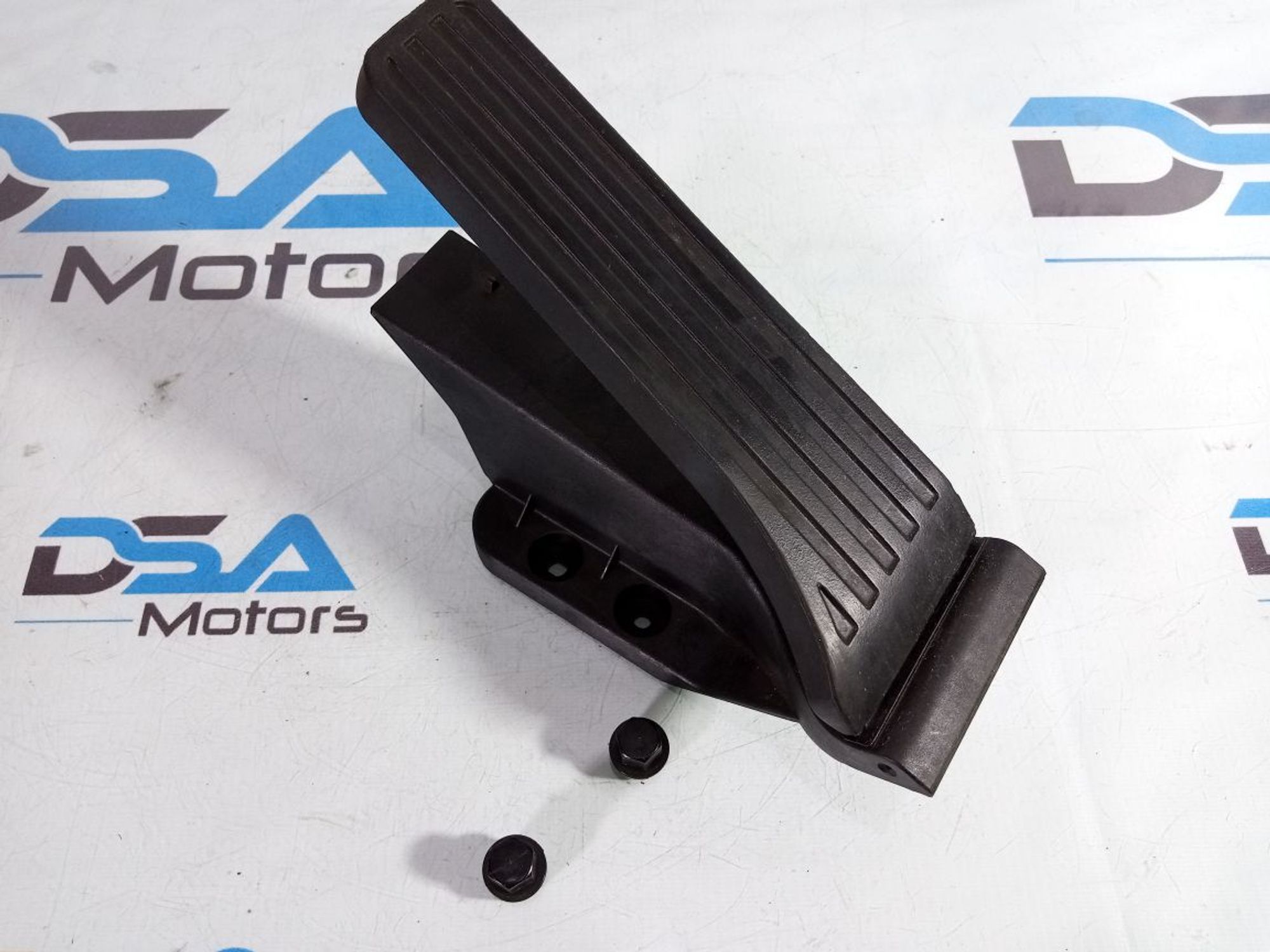 https://ycs.partsauto.market/partsauto-images/thmbs/userImages/b7628e092085f1f91467af1afb6e7630/part/f9697747-1e1a-4626-8fd7-f1f4e3190e38_1736500206335.jpg