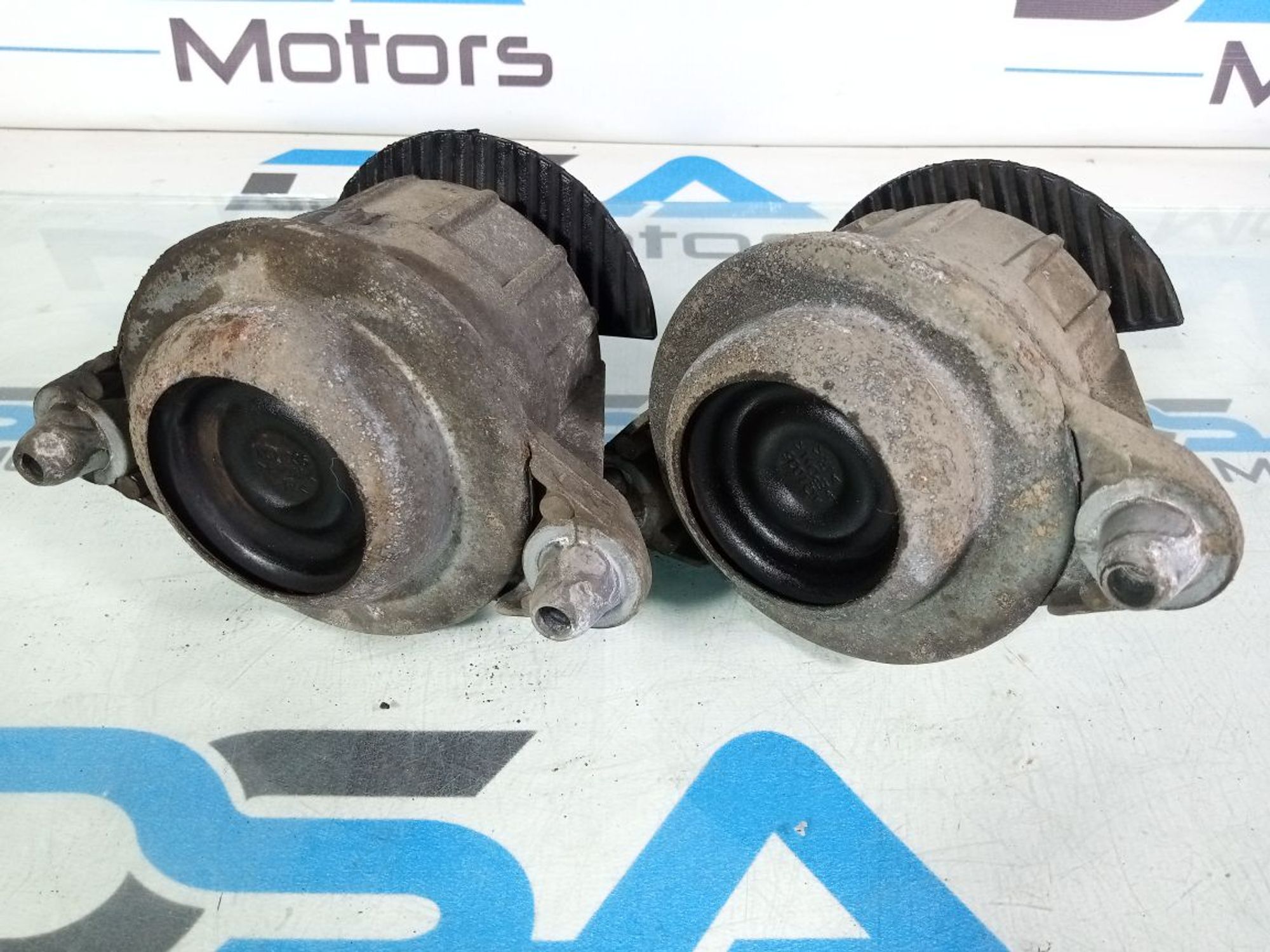 https://ycs.partsauto.market/partsauto-images/thmbs/userImages/b7628e092085f1f91467af1afb6e7630/part/f980550d-21db-4efc-ac14-001c7fef5d2e_1743947845087.jpg