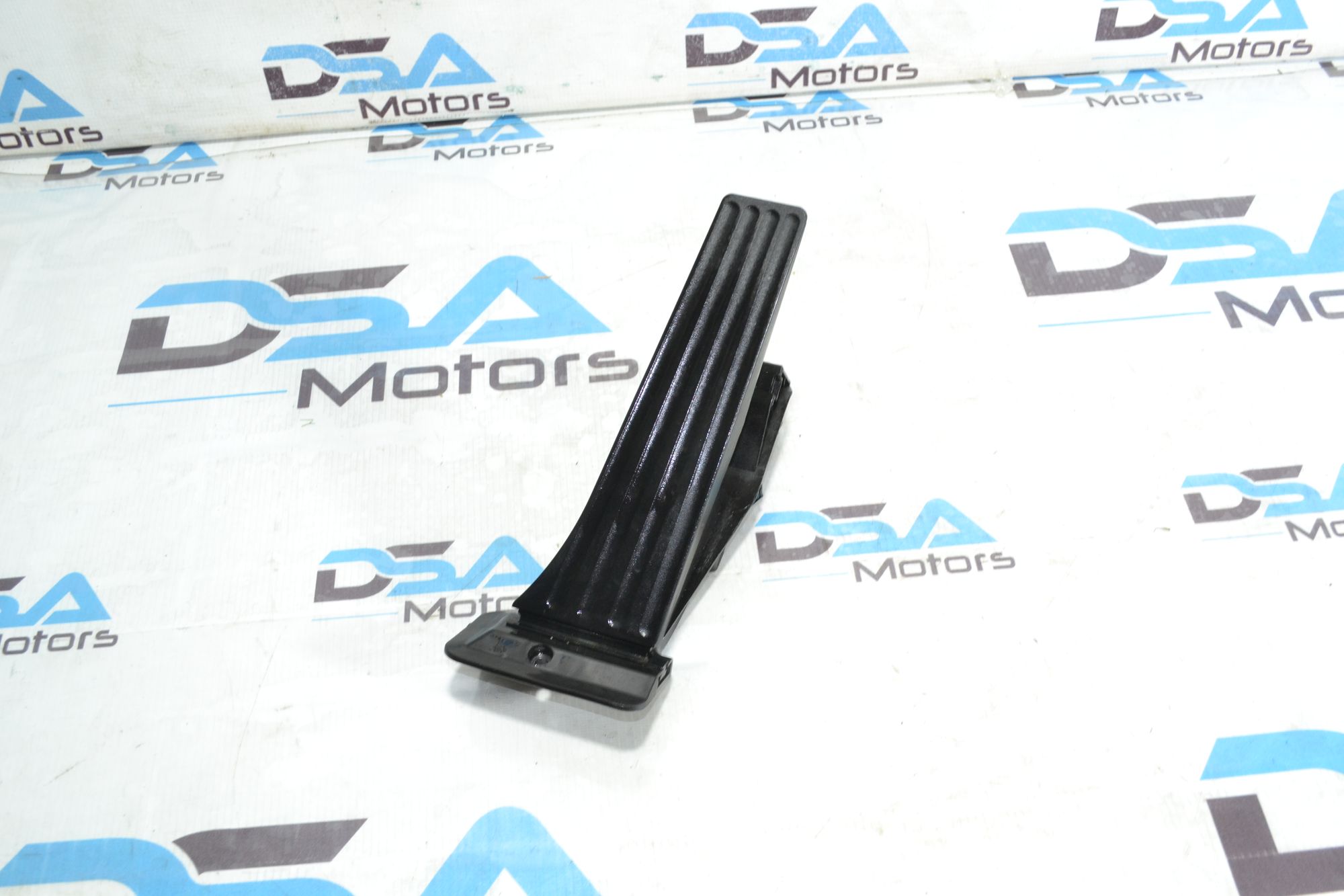 https://ycs.partsauto.market/partsauto-images/thmbs/userImages/b7628e092085f1f91467af1afb6e7630/part/f9d6160f-71ab-4469-b56e-6cd7eb8b5b27_1780927315146.jpg