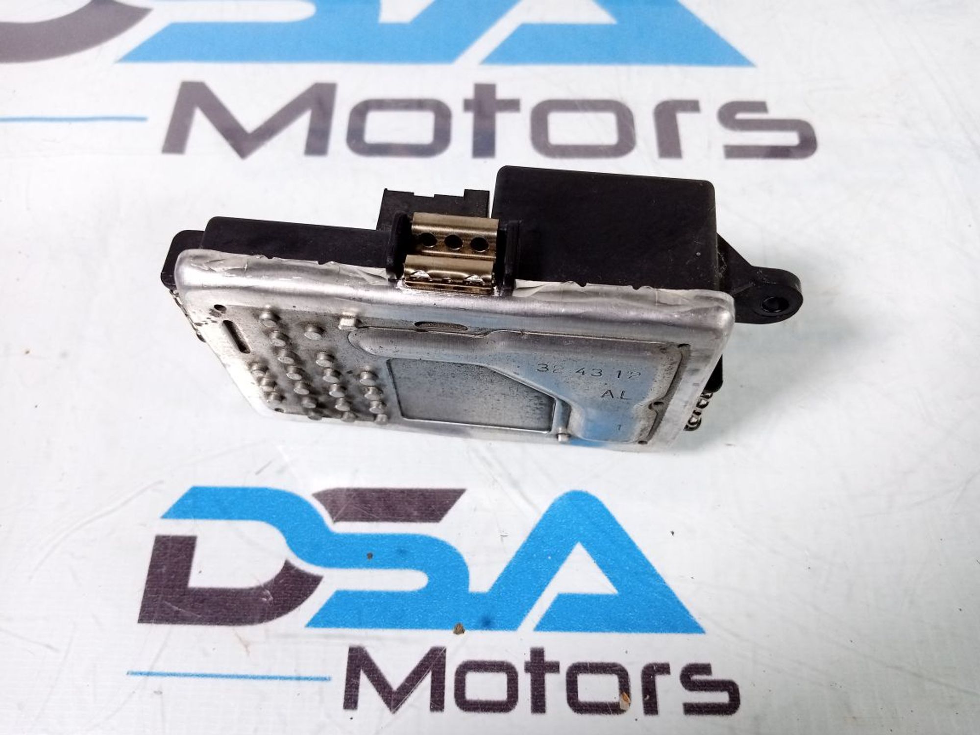 https://ycs.partsauto.market/partsauto-images/thmbs/userImages/b7628e092085f1f91467af1afb6e7630/part/fa1d2cf3-aab1-4c9a-bef2-b687e5a1d6aa_1727261646128.jpg
