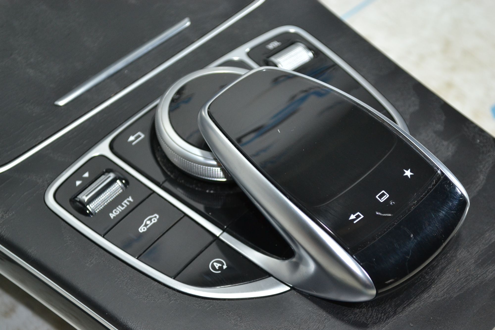https://ycs.partsauto.market/partsauto-images/thmbs/userImages/b7628e092085f1f91467af1afb6e7630/part/fa6aff39-113a-4634-b72a-7b2ba6301610_1784097918739.jpg