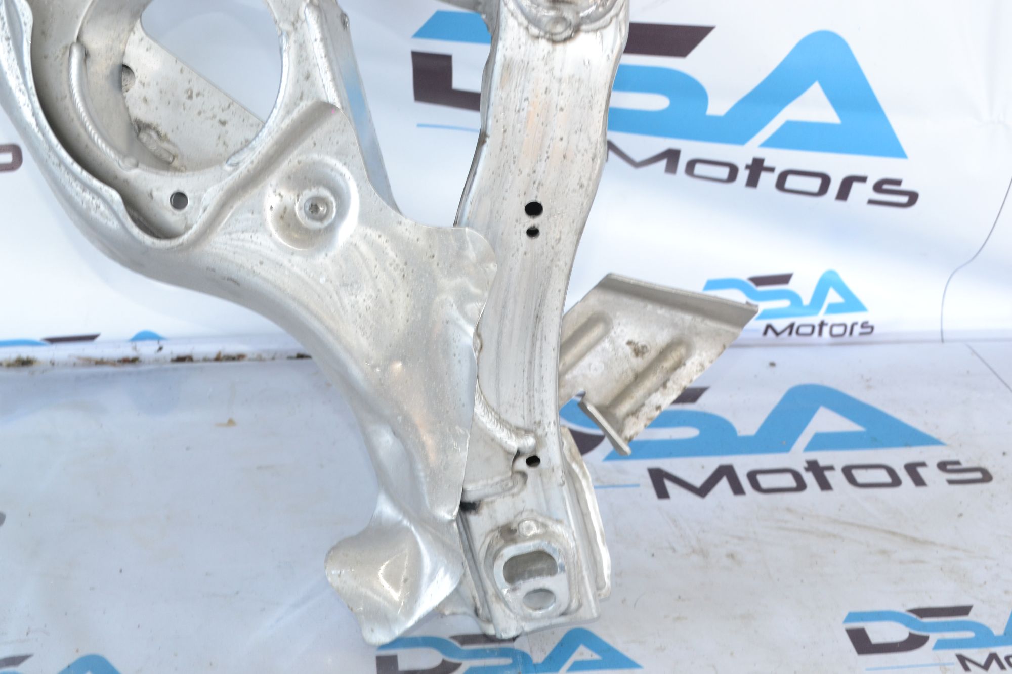 https://ycs.partsauto.market/partsauto-images/thmbs/userImages/b7628e092085f1f91467af1afb6e7630/part/fabd1f10-020d-4e54-a329-628f46587c76_1781508627862.jpg