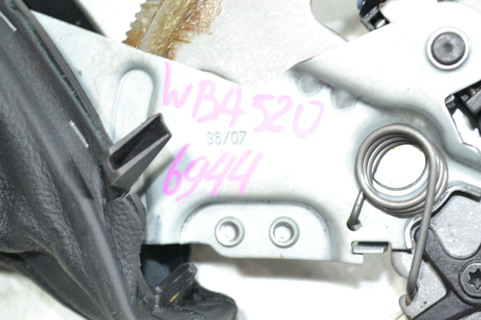 https://ycs.partsauto.market/partsauto-images/thmbs/userImages/b7628e092085f1f91467af1afb6e7630/part/fc1e769d-e5d8-4055-8fb5-58d2d41e2ea0_1780476711084.jpg