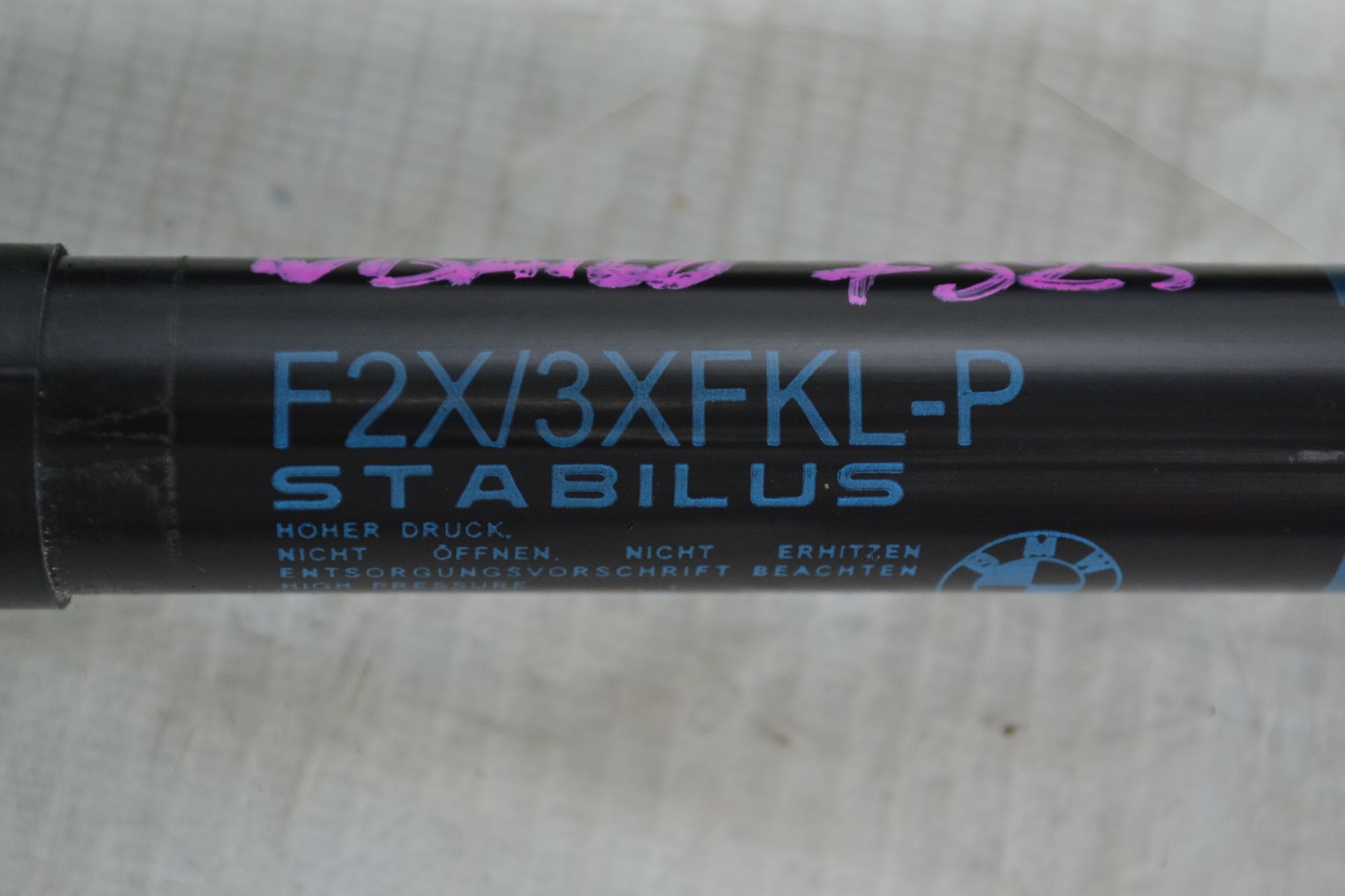 Амортизаторы капота оригинал BMW F20/F21, F30/F34 из Японии, 1500 рублей, Кореновск
