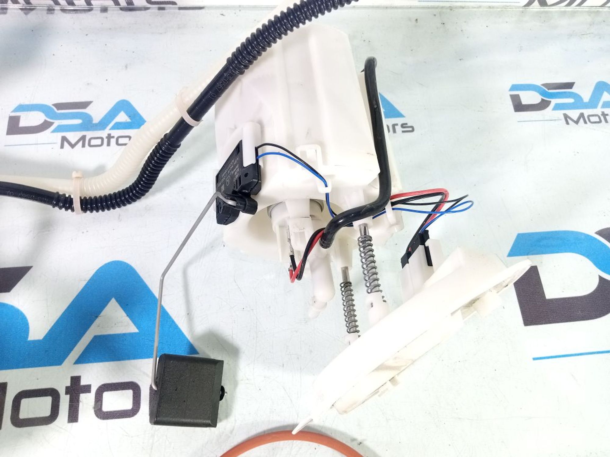 https://ycs.partsauto.market/partsauto-images/thmbs/userImages/b7628e092085f1f91467af1afb6e7630/part/fcf6128d-842b-417b-9f40-5e2e9b7728b5_1735985367941.jpg