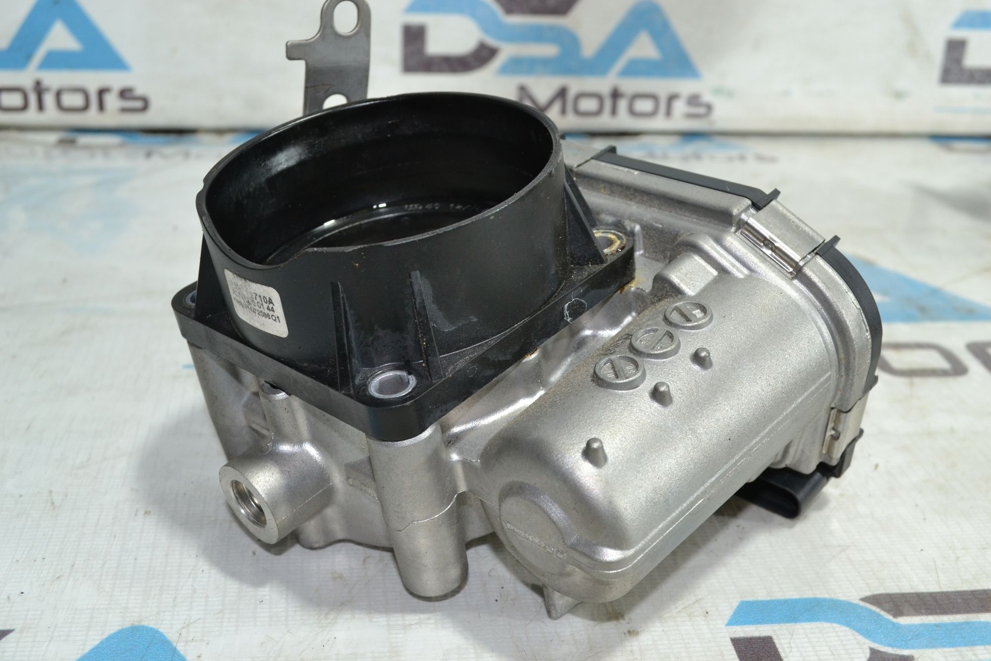 https://ycs.partsauto.market/partsauto-images/thmbs/userImages/b7628e092085f1f91467af1afb6e7630/part/fd00162d-29e0-45b0-8329-21afe88403e5_1783515282601.jpg
