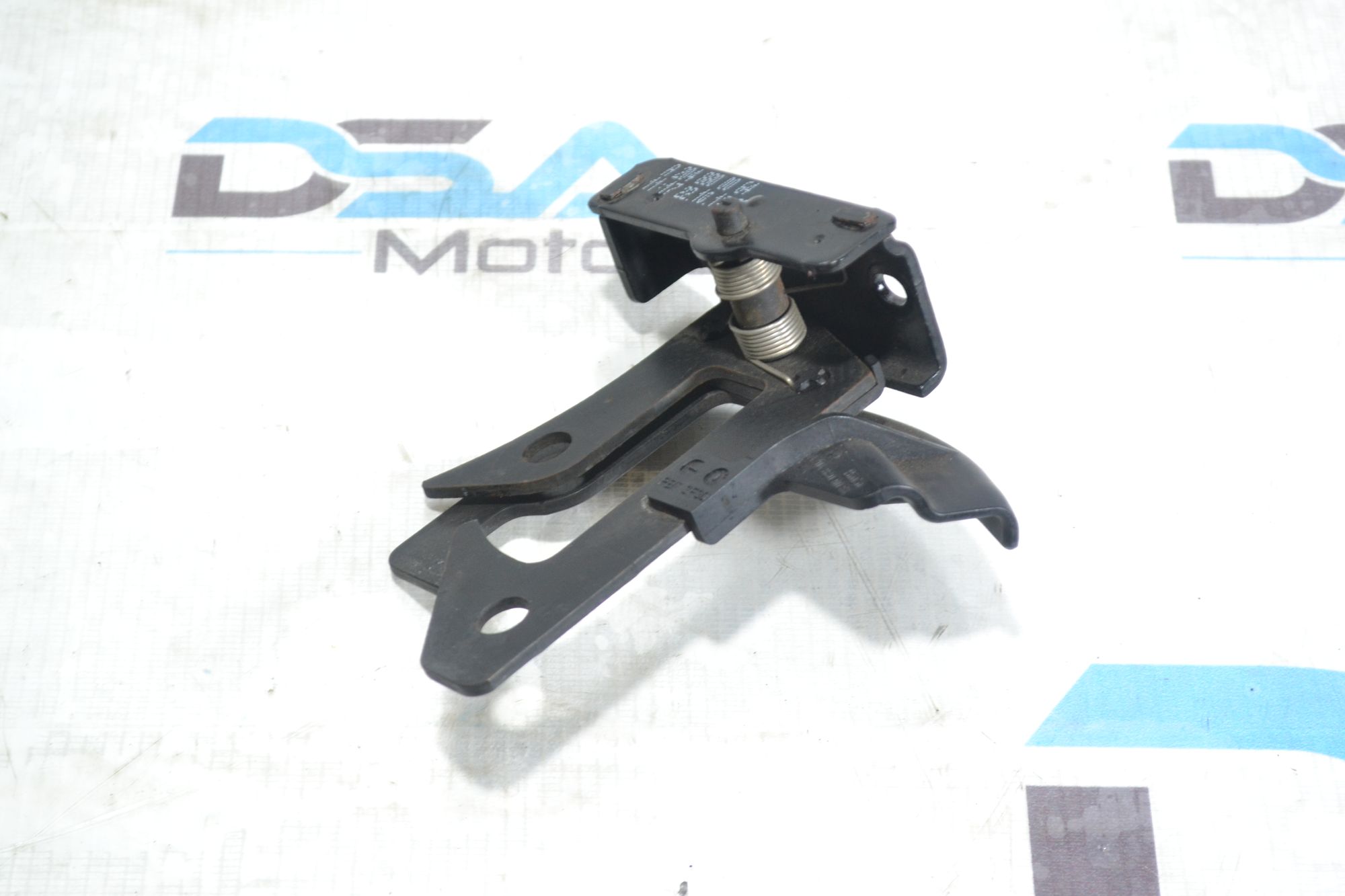 https://ycs.partsauto.market/partsauto-images/thmbs/userImages/b7628e092085f1f91467af1afb6e7630/part/fdb4842c-0034-4357-b3c4-4a0dae31473e_1781005217749.jpg