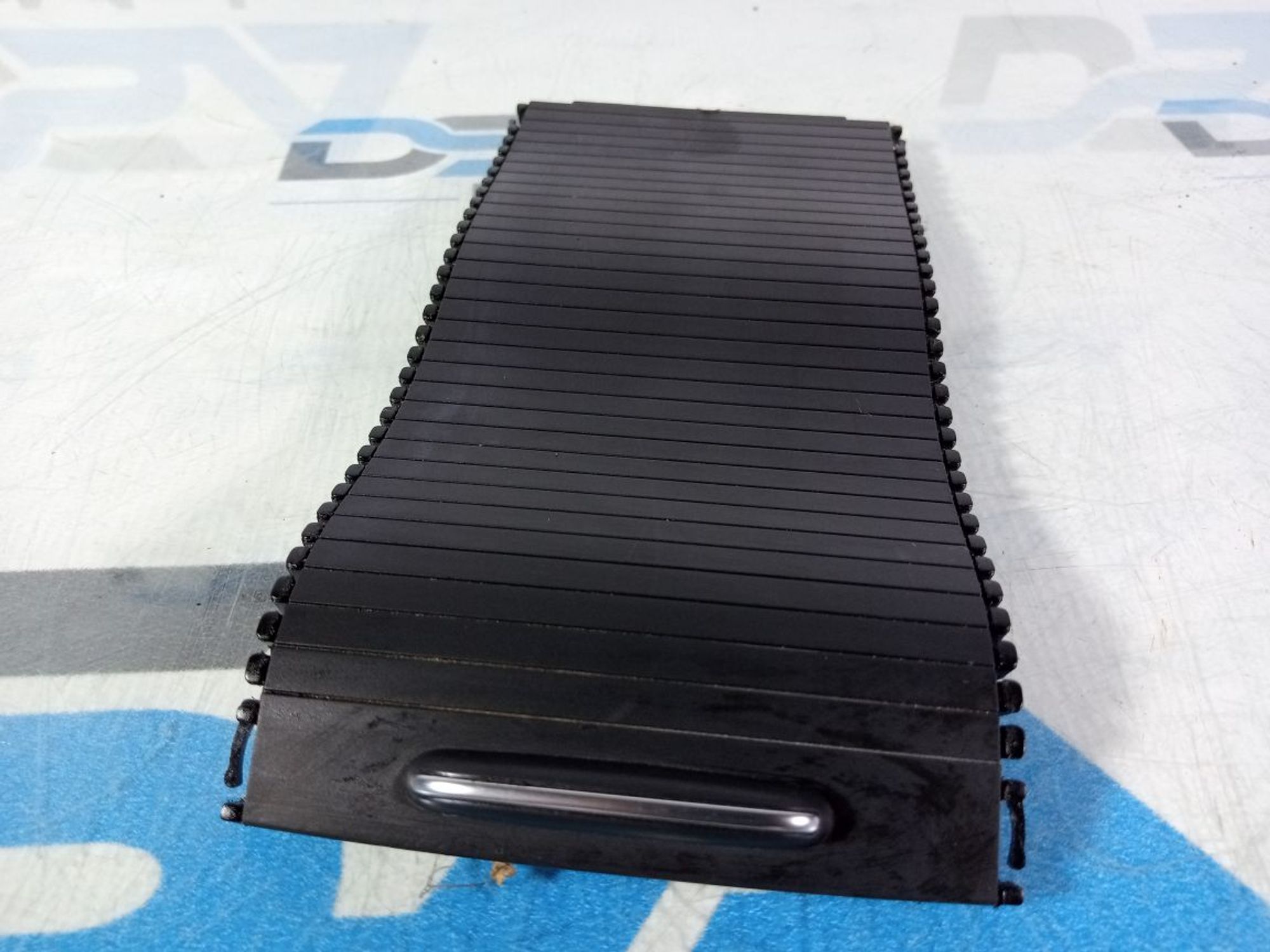 https://ycs.partsauto.market/partsauto-images/thmbs/userImages/b7628e092085f1f91467af1afb6e7630/part/fe84edfc-a711-4958-964d-5a910e3e46a3_1744143169198.jpg