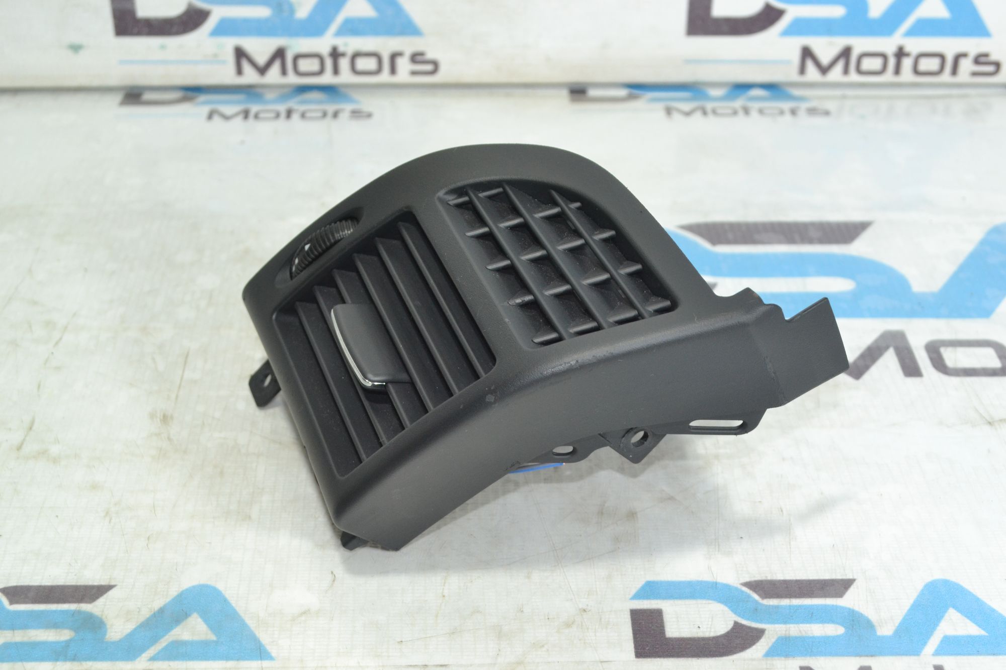 https://ycs.partsauto.market/partsauto-images/thmbs/userImages/b7628e092085f1f91467af1afb6e7630/part/ff669283-a593-4034-a70f-ec41670666a2_1781259838465.jpg