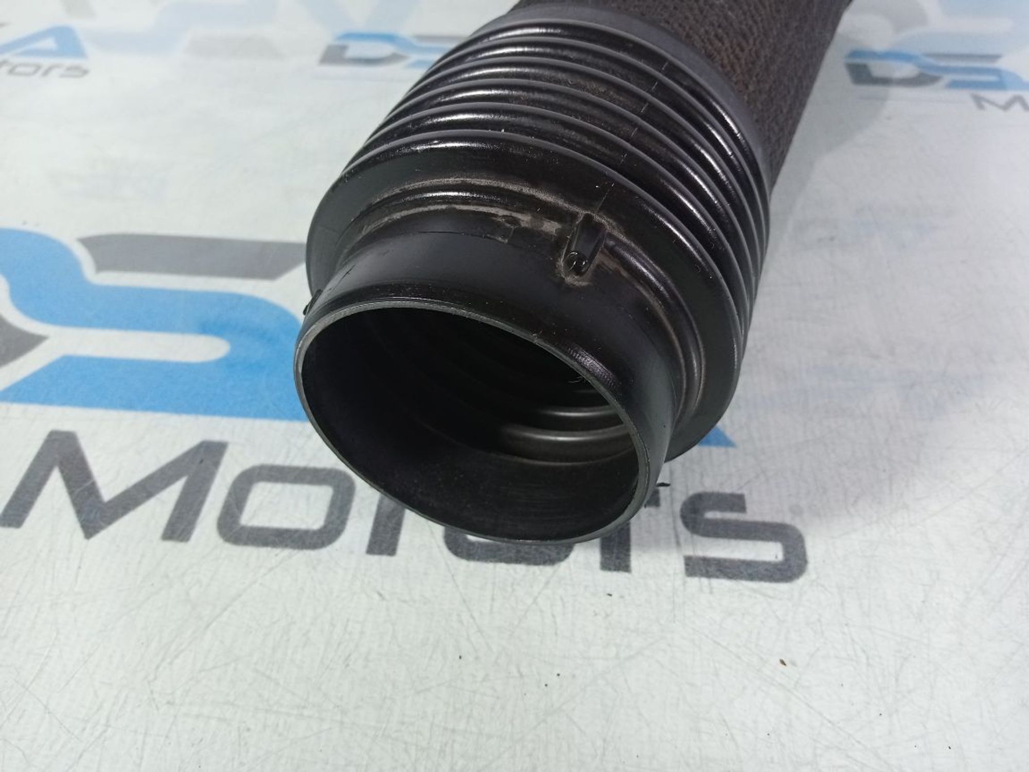 https://ycs.partsauto.market/partsauto-images/thmbs/userImages/b7628e092085f1f91467af1afb6e7630/part/ff7adb8c-52b0-4e86-b838-b17b0eec0c17_1744209588883.jpg