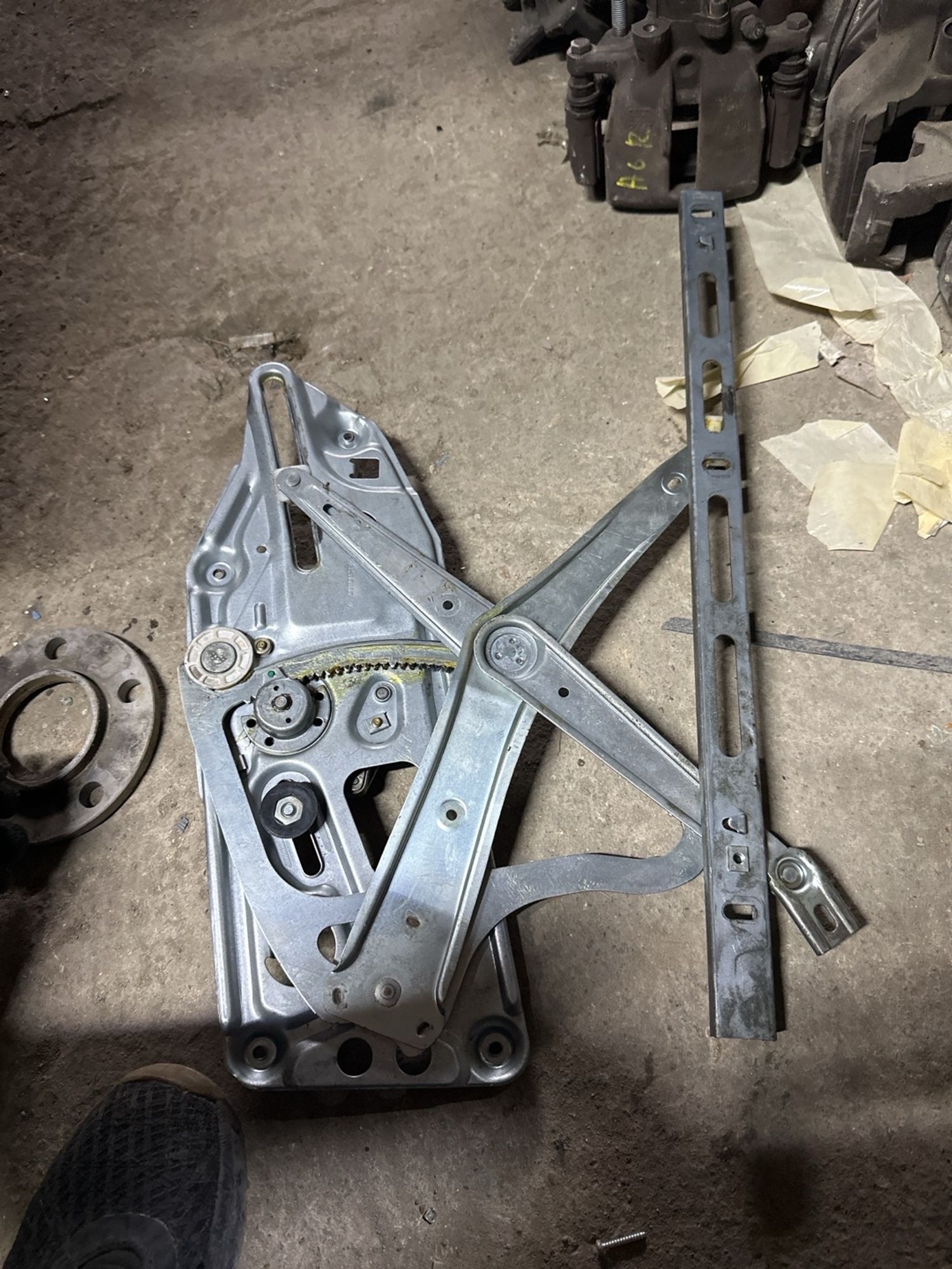 https://ycs.partsauto.market/partsauto-images/thmbs/userImages/c566b97a16b148191013c3a1016369ae/part/73f11b60-50cd-47ec-a1c5-b8b444a40612_1742381036838.jpg