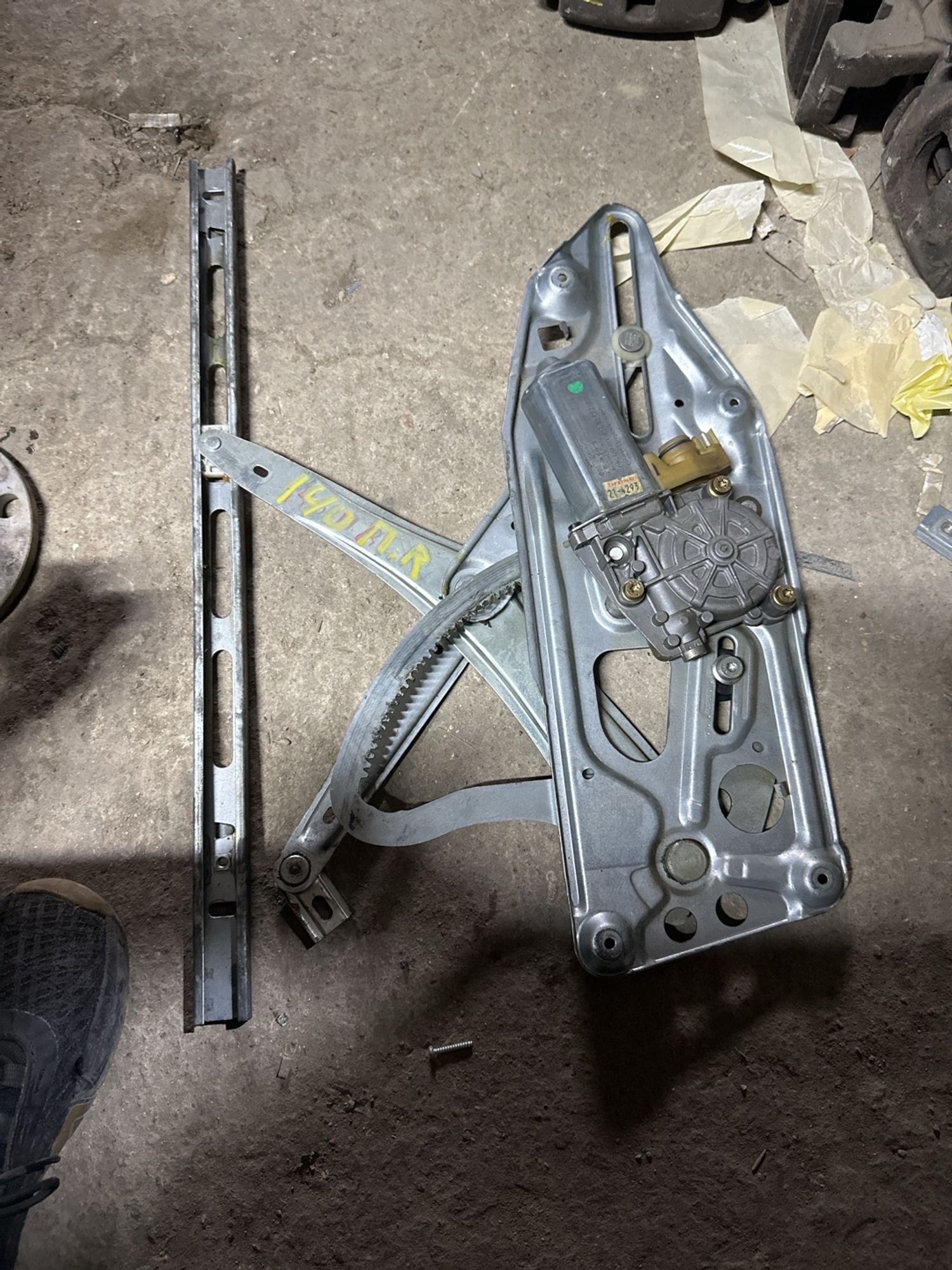 https://ycs.partsauto.market/partsauto-images/thmbs/userImages/c566b97a16b148191013c3a1016369ae/part/b4f645be-b6cc-45bf-a4f5-43c4fb9e5955_1742380272270.jpg
