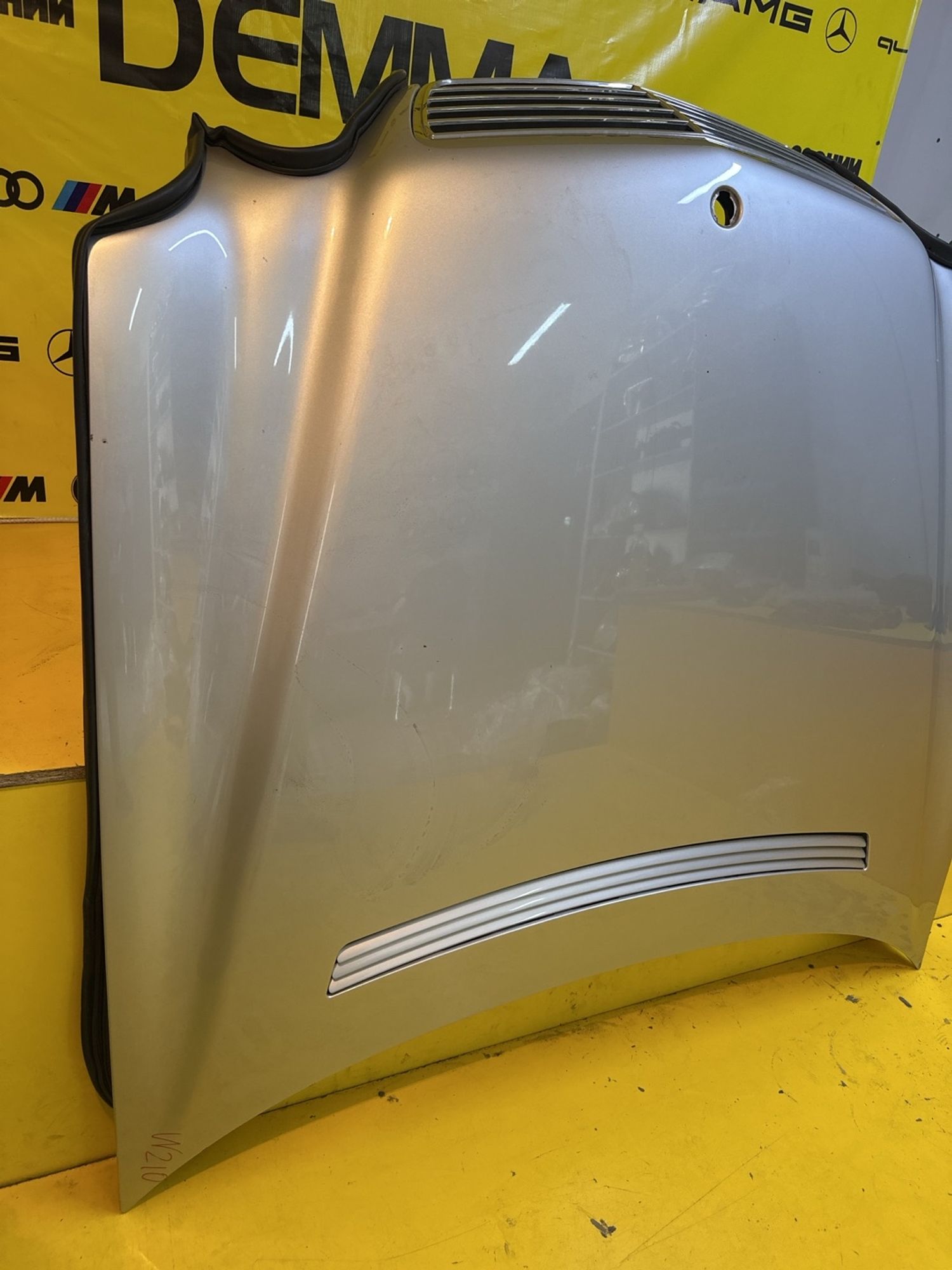 https://ycs.partsauto.market/partsauto-images/thmbs/userImages/c566b97a16b148191013c3a1016369ae/part/b8190c1f-6d33-4878-a252-3aca735c0265_1746873815649.jpg