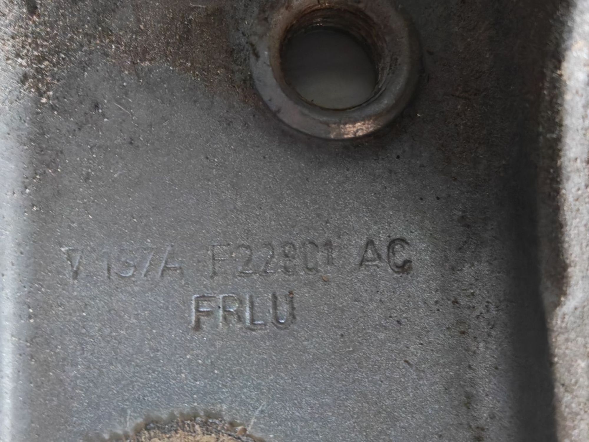 https://ycs.partsauto.market/partsauto-images/thmbs/userImages/c62dbafdfd507ffb436309ece2903ec8/part/733f1fca-3894-49c9-addc-11c0aed894a8_1774385904137.jpg