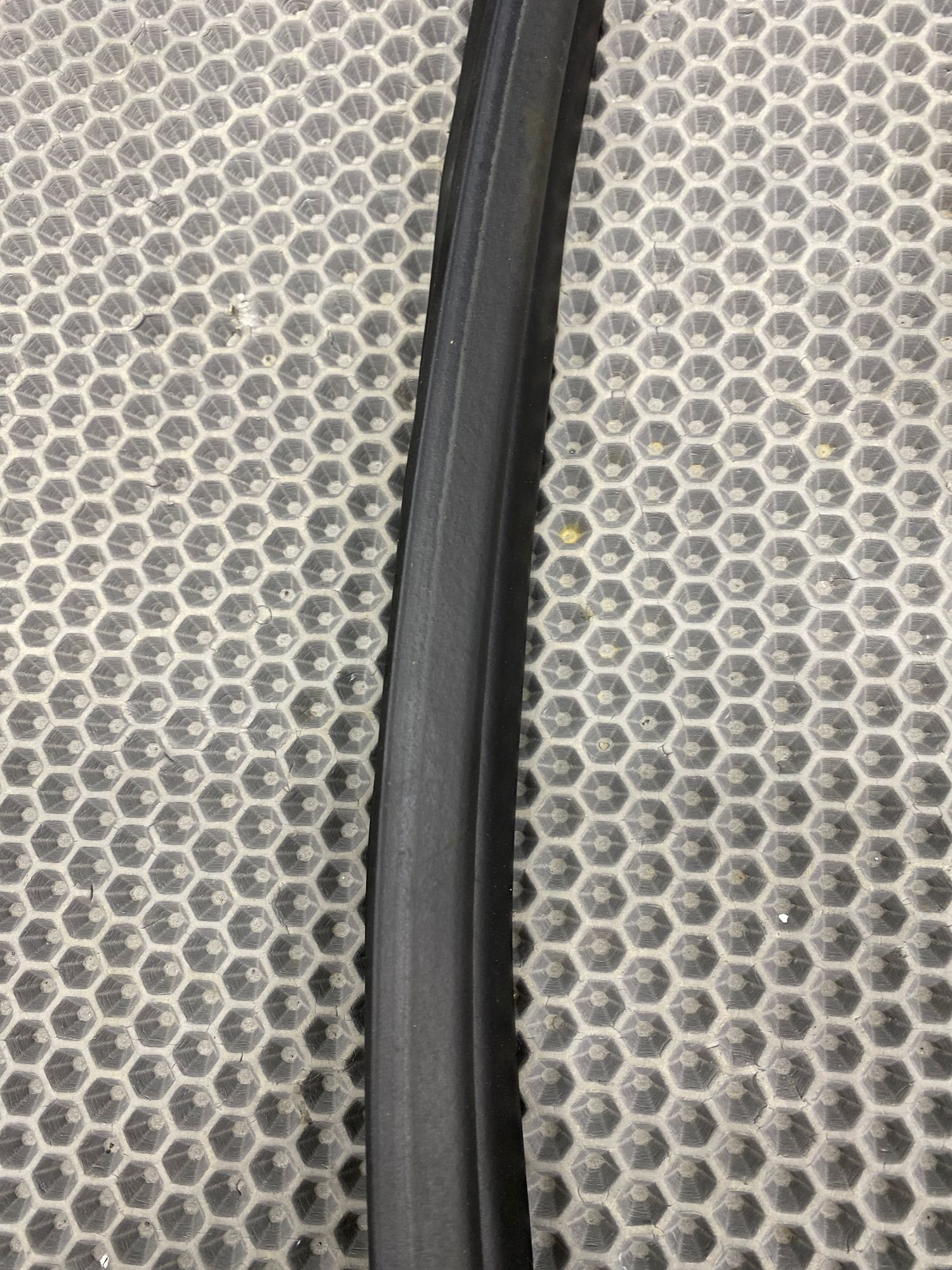 https://ycs.partsauto.market/partsauto-images/thmbs/userImages/c8f07ba63eb5b2f0f6006ea854bf8f7d/part/000beec8-cb07-4f0e-9cbf-f2c7fa56fe92_1777616953940.jpg