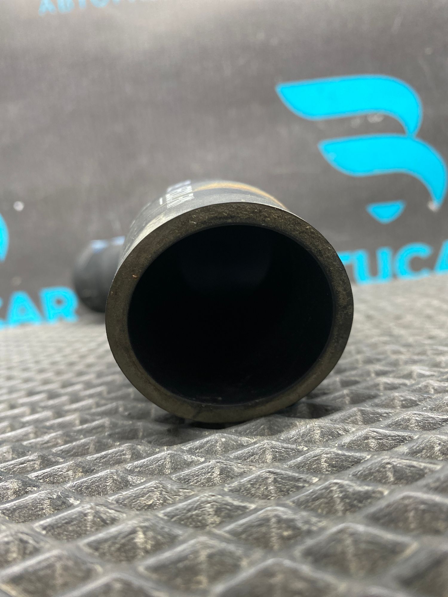 https://ycs.partsauto.market/partsauto-images/thmbs/userImages/c8f07ba63eb5b2f0f6006ea854bf8f7d/part/00335333-7e82-4237-9866-37ad9606d158_1776853878722.jpg