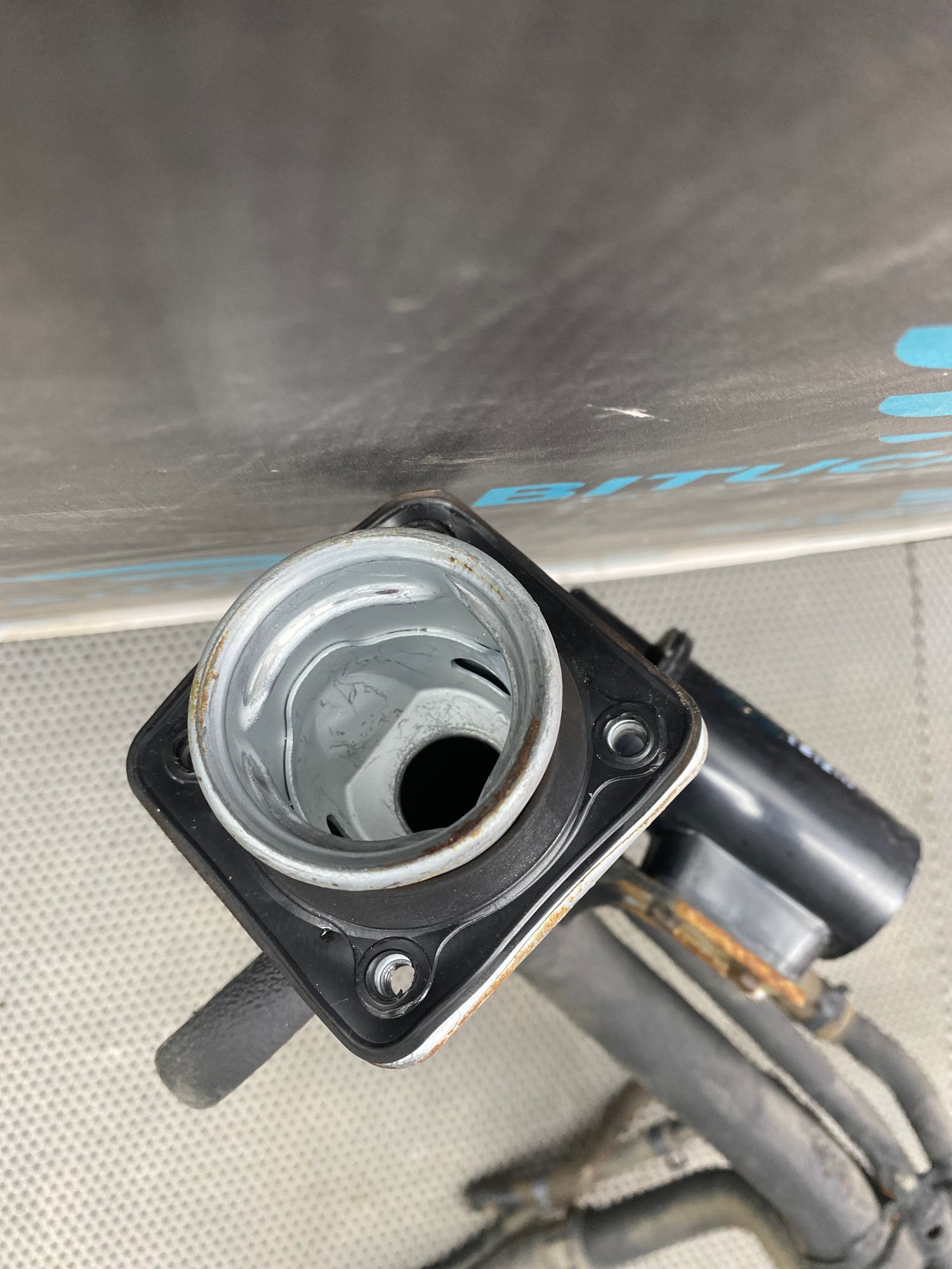 https://ycs.partsauto.market/partsauto-images/thmbs/userImages/c8f07ba63eb5b2f0f6006ea854bf8f7d/part/01554716-7b80-4fbc-96db-89602625b755_1777470167705.jpg