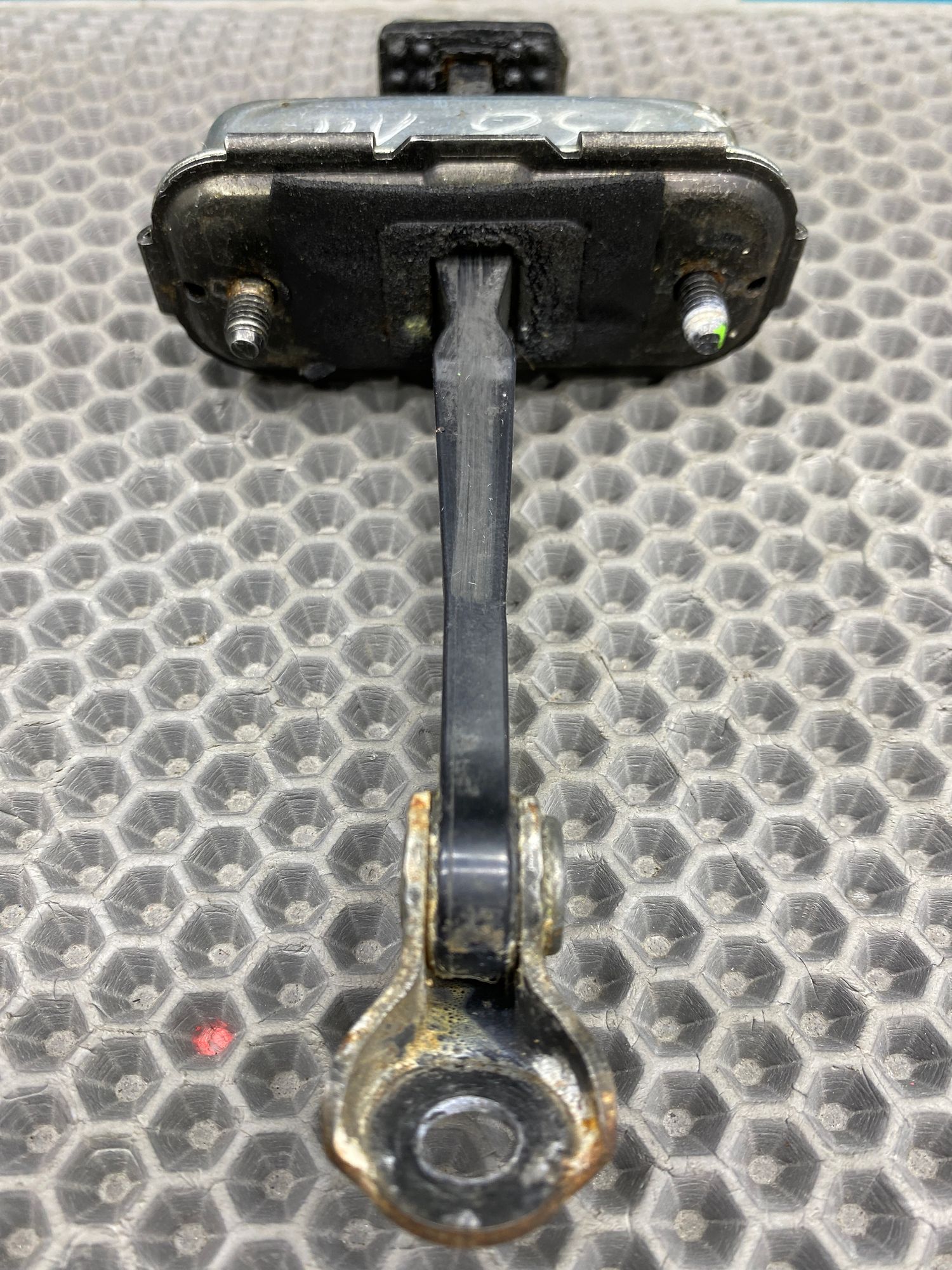 https://ycs.partsauto.market/partsauto-images/thmbs/userImages/c8f07ba63eb5b2f0f6006ea854bf8f7d/part/01954934-0efa-48e3-a107-886fe575d6a5_1775044526573.jpg