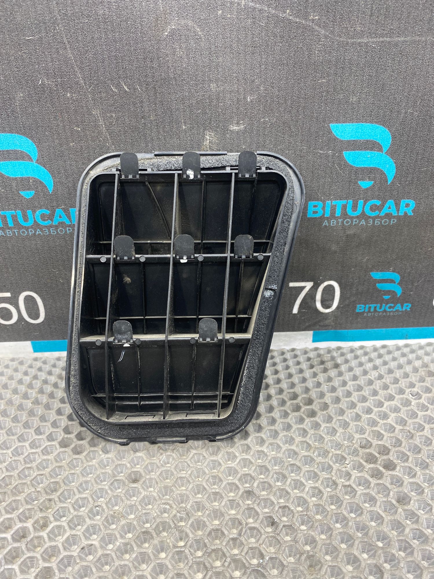 https://ycs.partsauto.market/partsauto-images/thmbs/userImages/c8f07ba63eb5b2f0f6006ea854bf8f7d/part/01cb9e0e-4800-4a31-bc80-713c370c9b0f_1767168034237.jpg